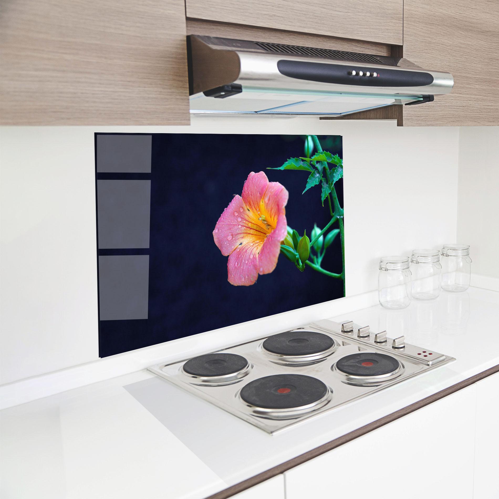 Küchenrückwand Glas Exotic Pink Plant mockup 8