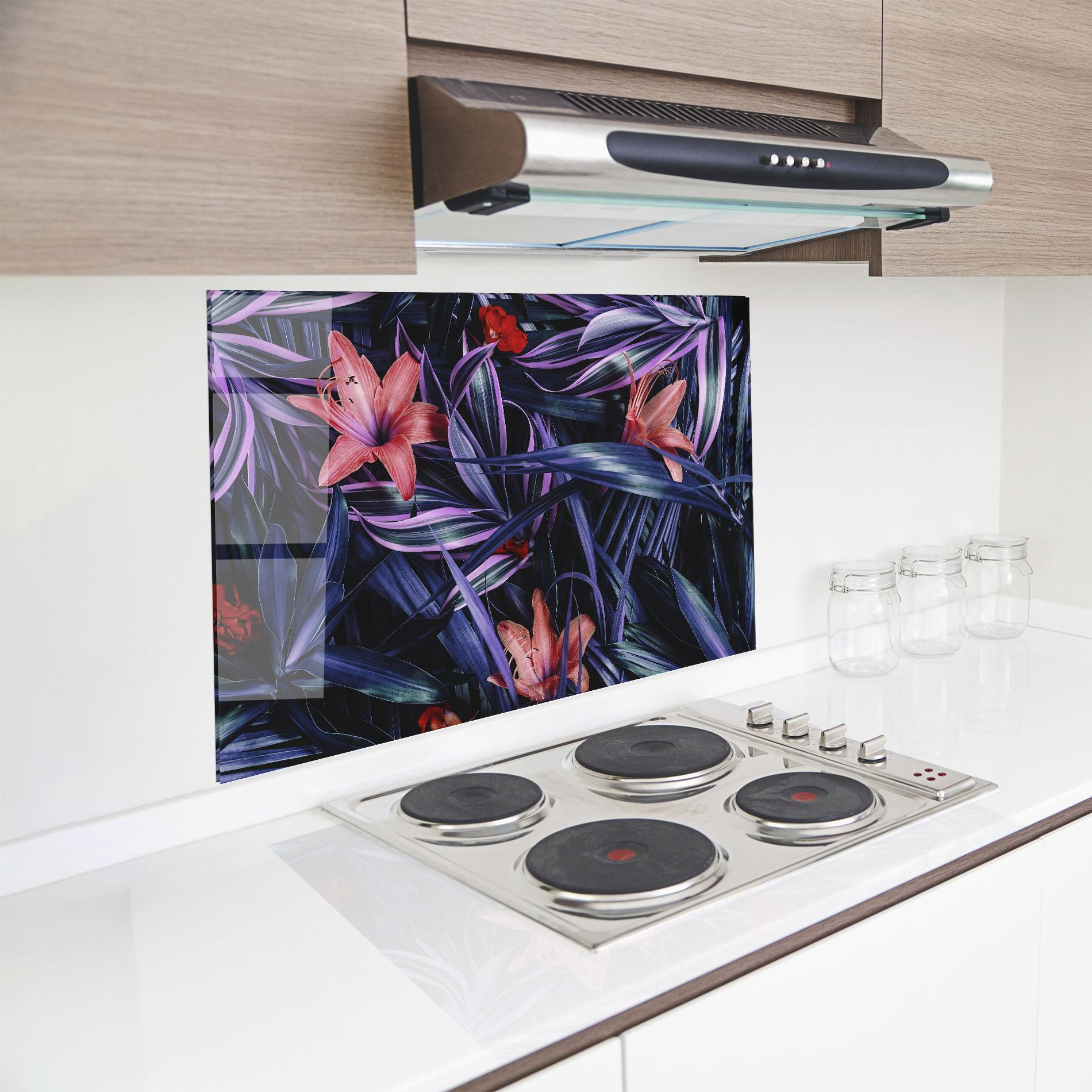 Küchenrückwand Glas Pink Purple Exotic mockup 8