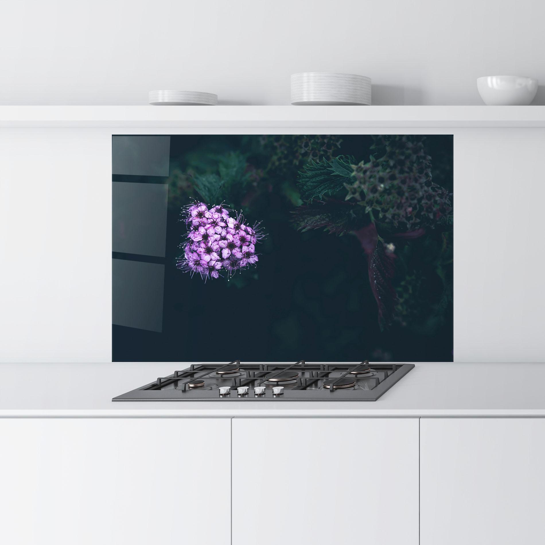 Küchenrückwand Glas Dark Purple Flower mockup 9