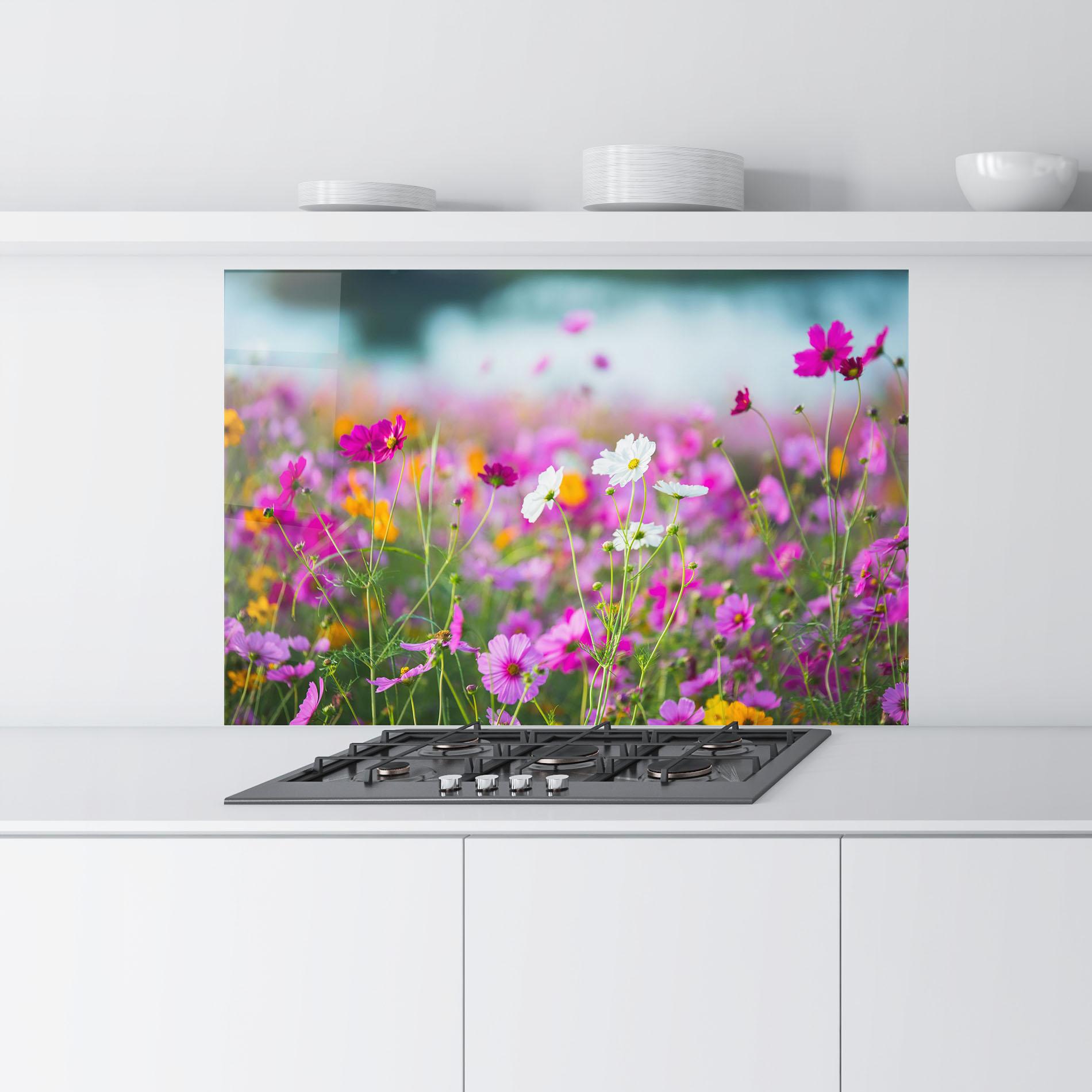 Küchenrückwand Glas Flower Grassland mockup 9