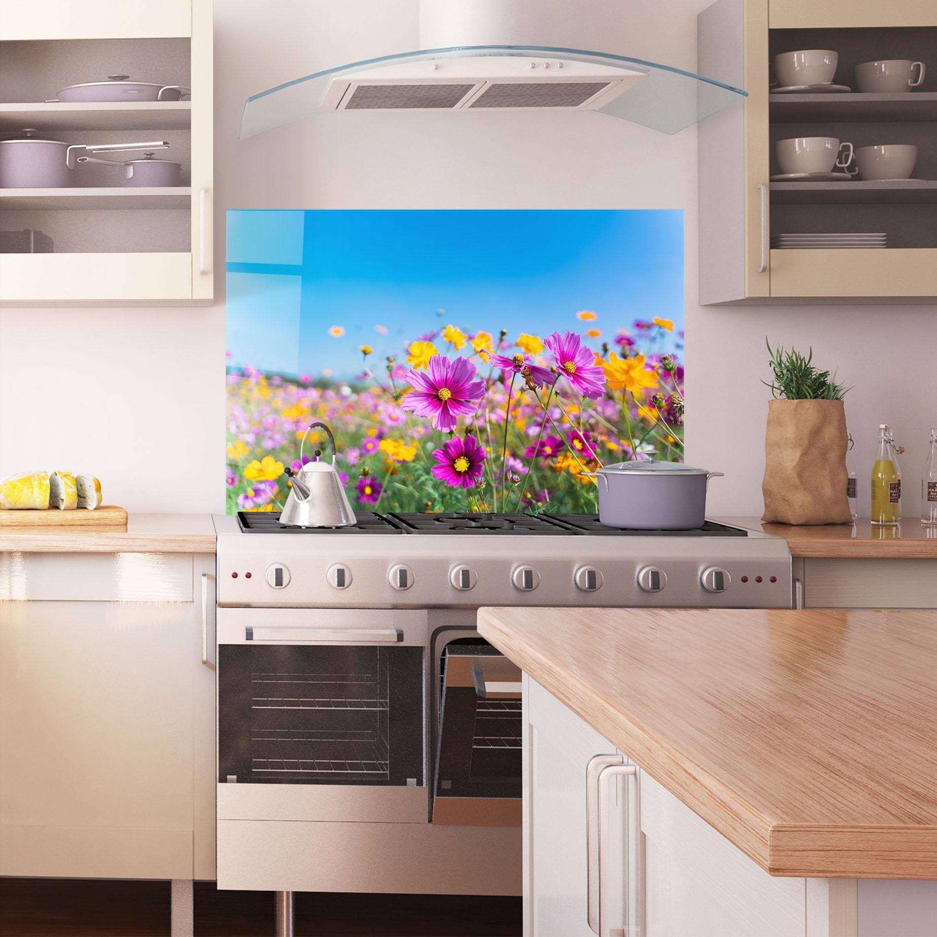 Küchenrückwand Glas Cosmos Flowers Grassland mockup 1