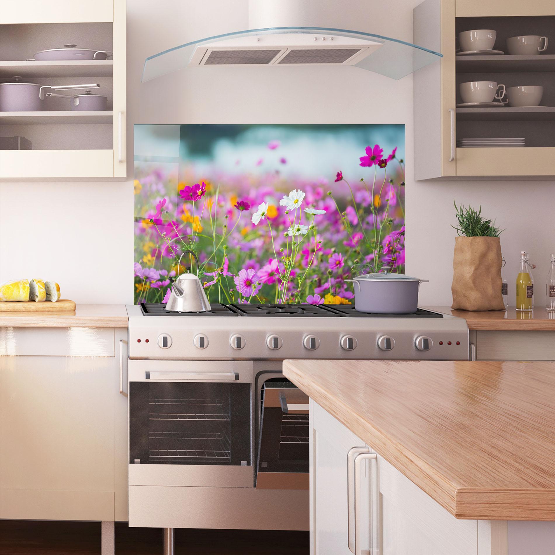 Küchenrückwand Glas Flower Grassland mockup 1