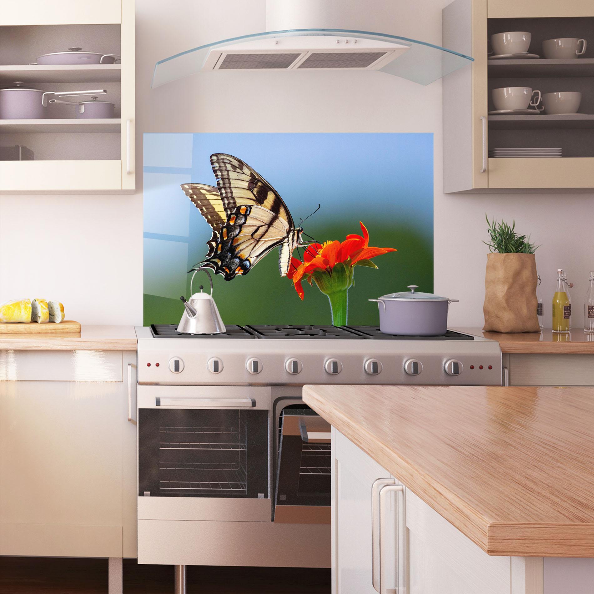 Küchenrückwand Glas Red Flower Wild mockup 1