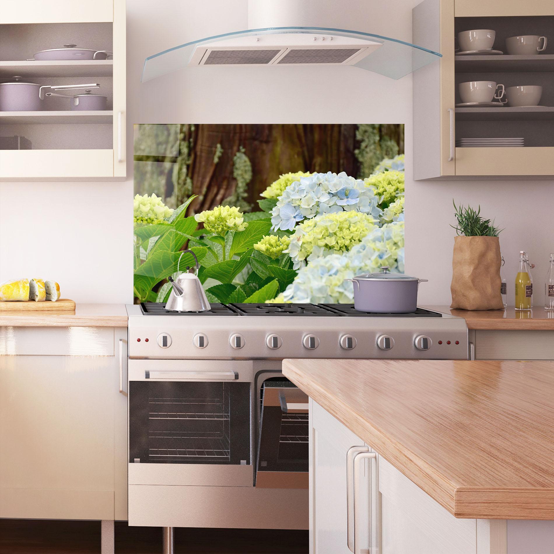 Küchenrückwand Glas Wild Tree Flower mockup 1