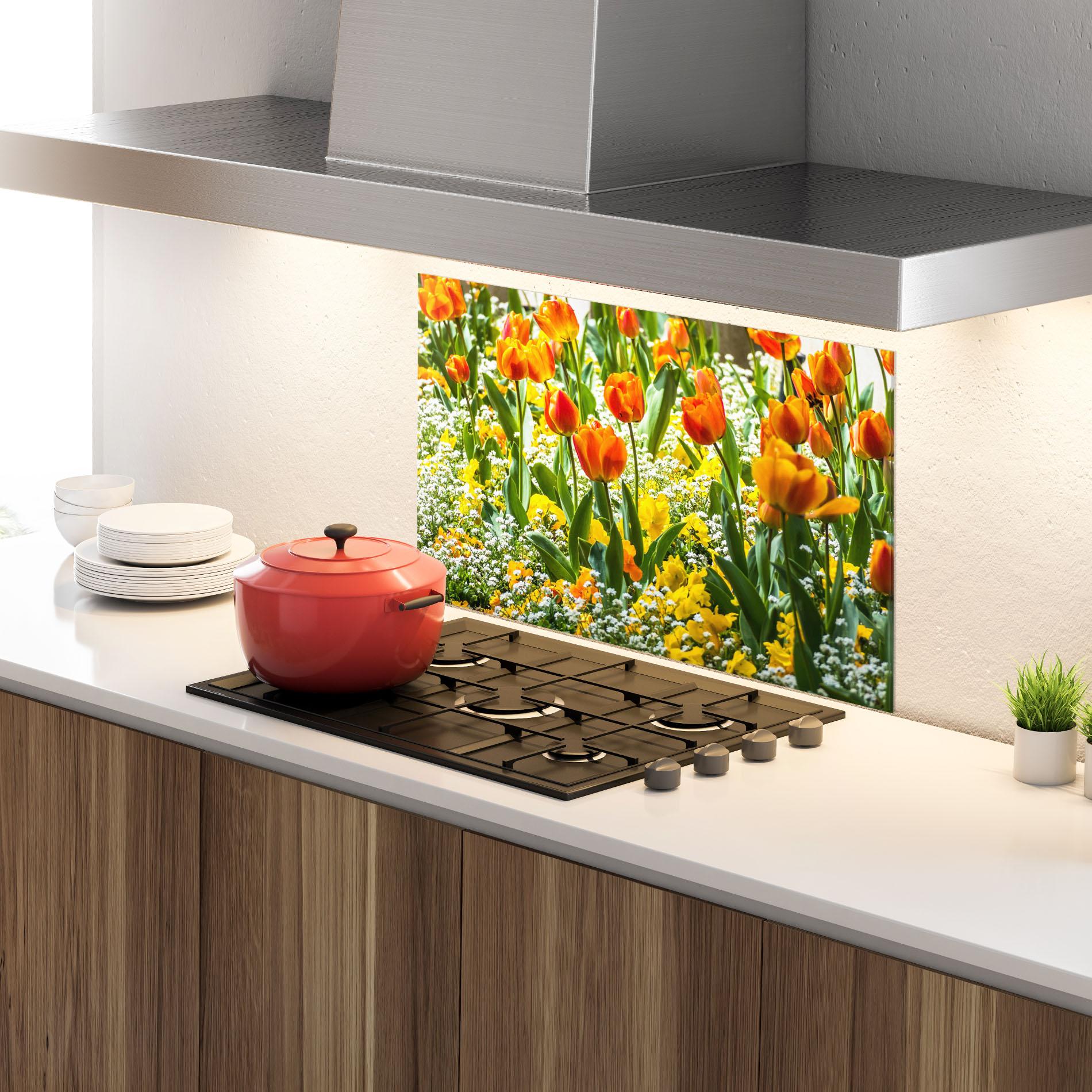 Küchenrückwand Glas Colorful Tulips Garden mockup 4