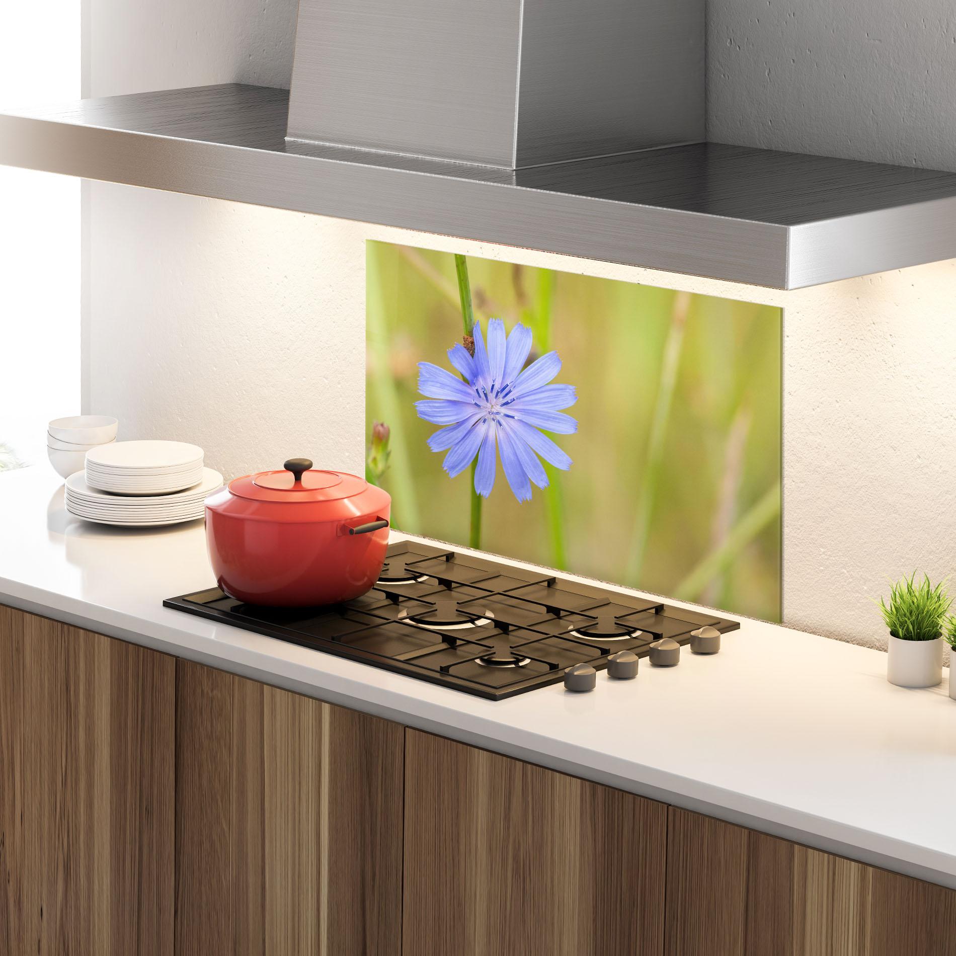 Küchenrückwand Glas Wild Purple Blue mockup 4