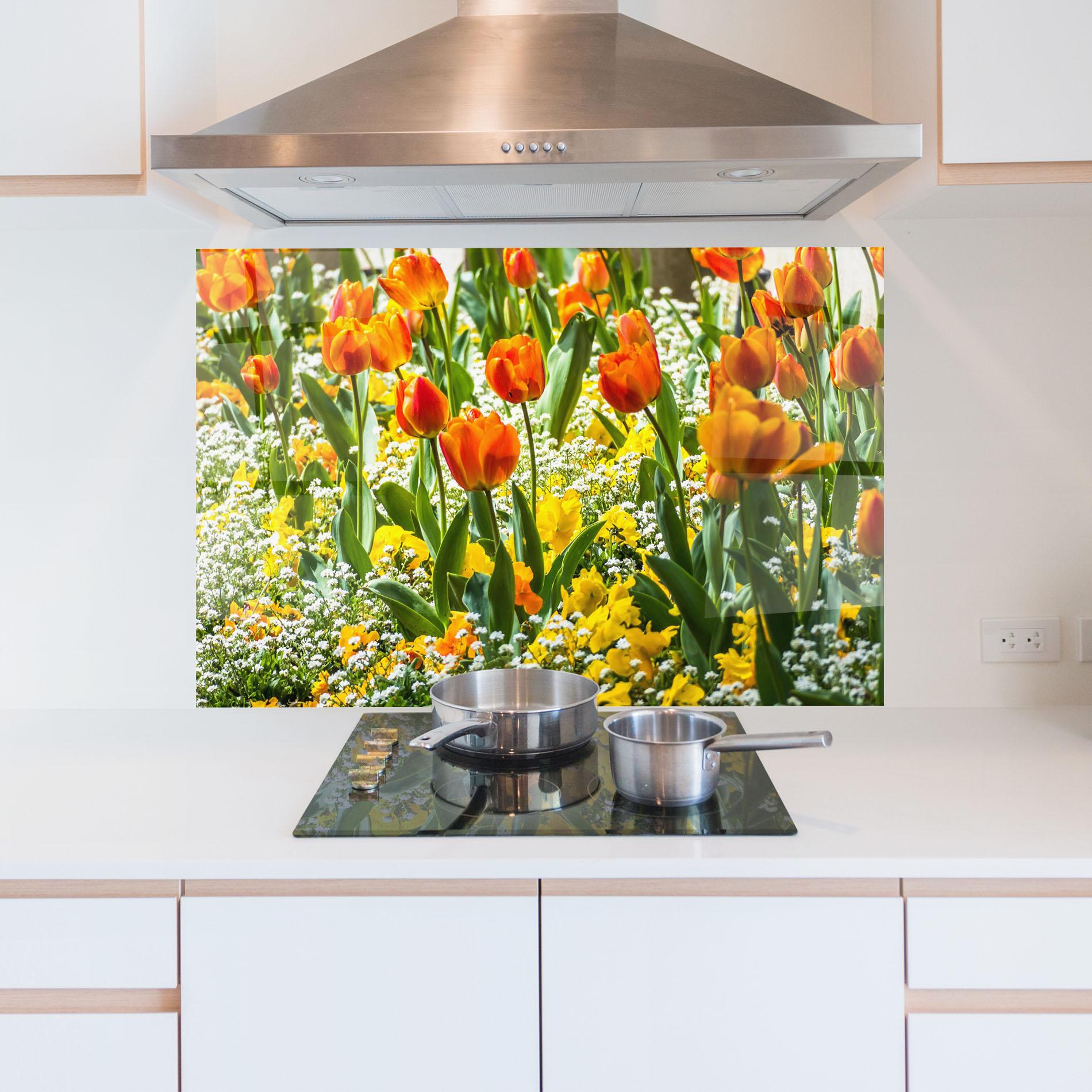 Küchenrückwand Glas Colorful Tulips Garden mockup 5