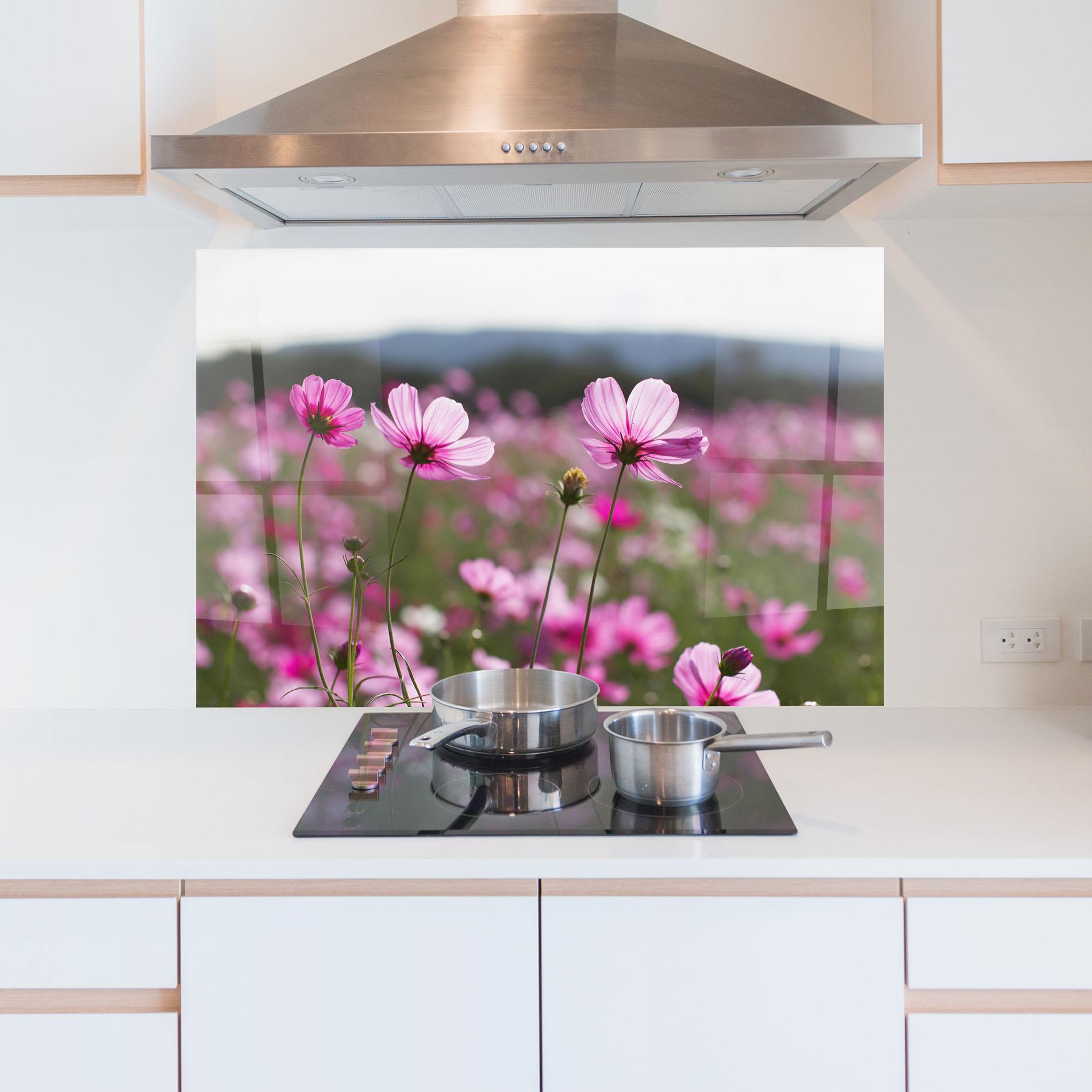 Küchenrückwand Glas Cosmos Flower mockup 5