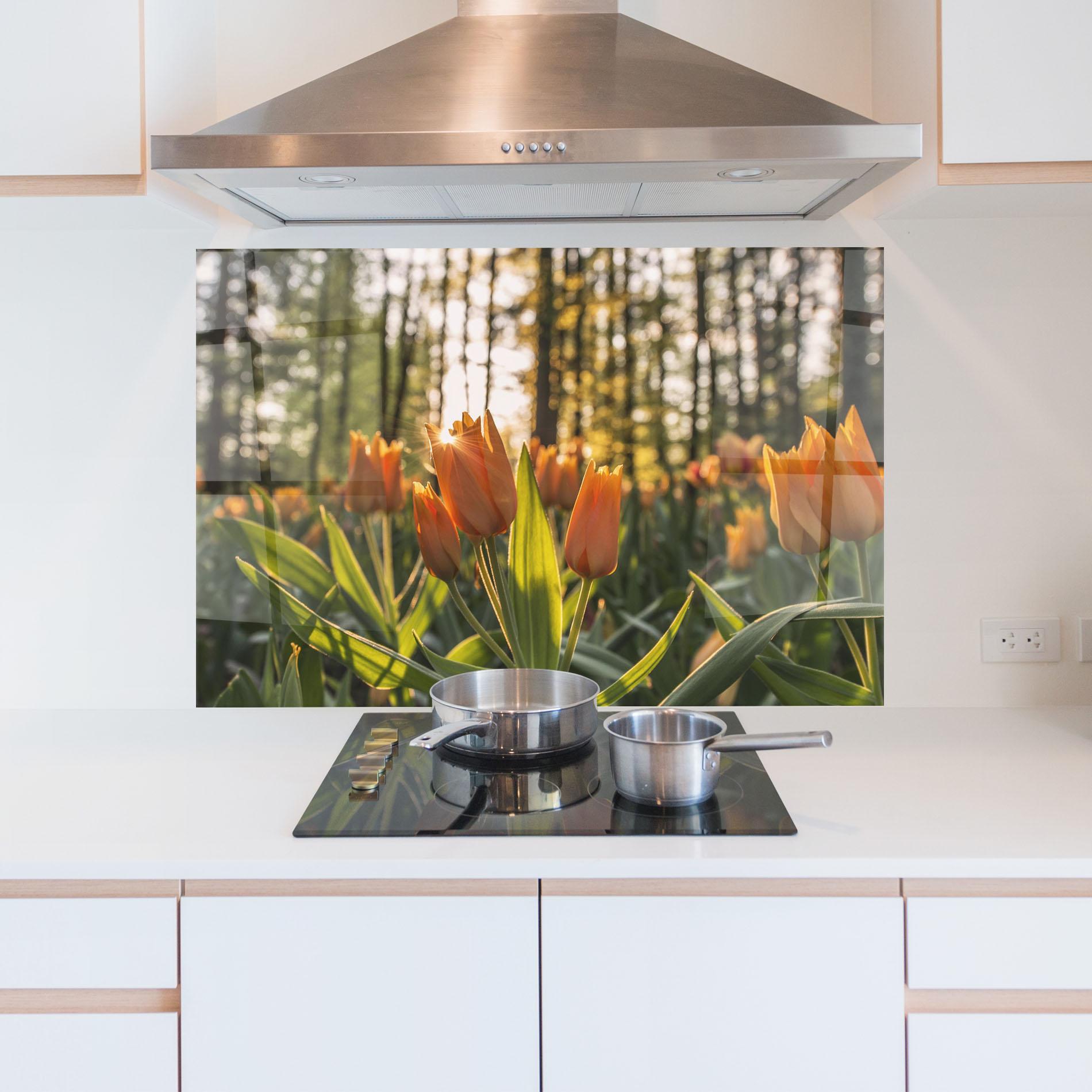 Küchenrückwand Glas Forest Tulips mockup 5