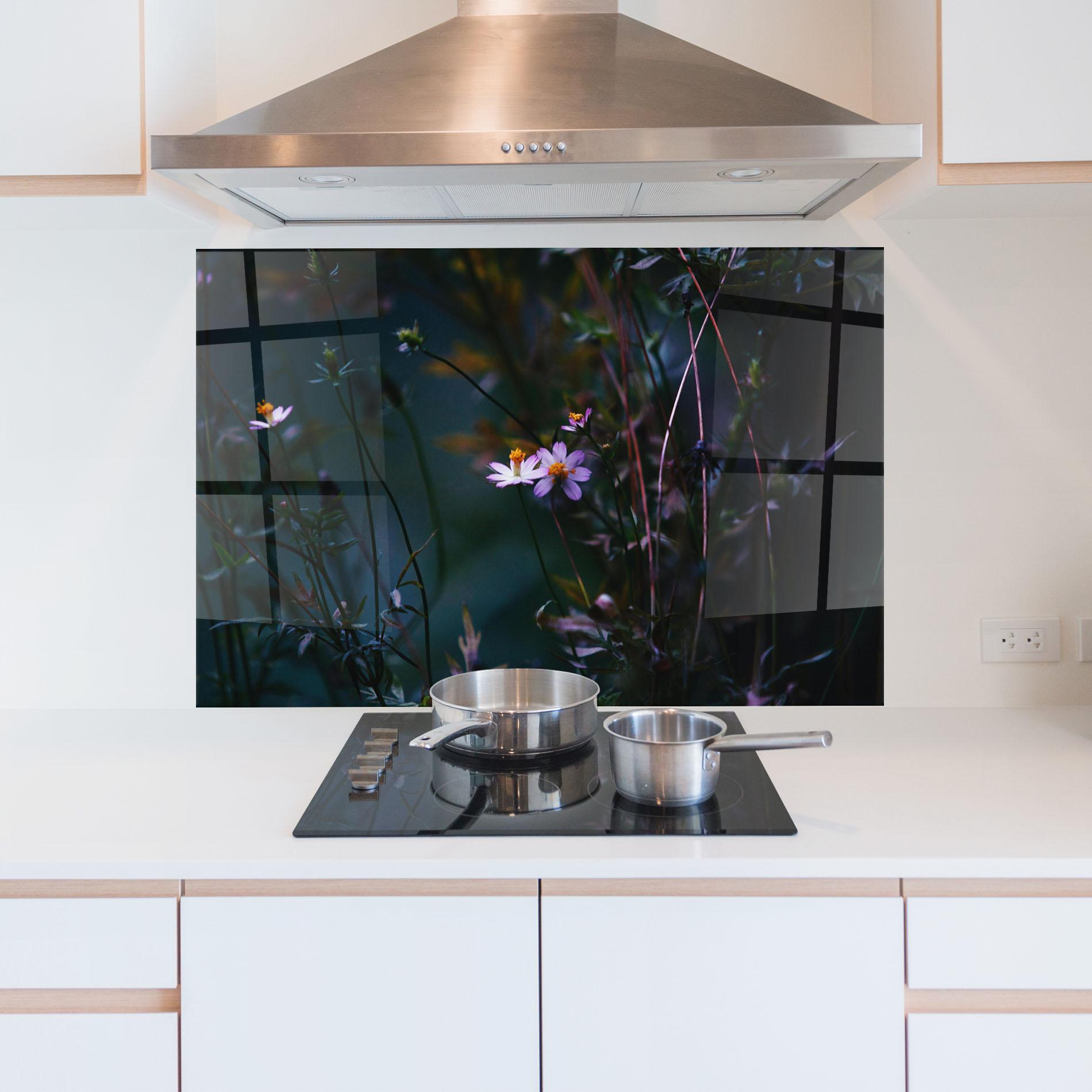 Küchenrückwand Glas Night Flowers mockup 5