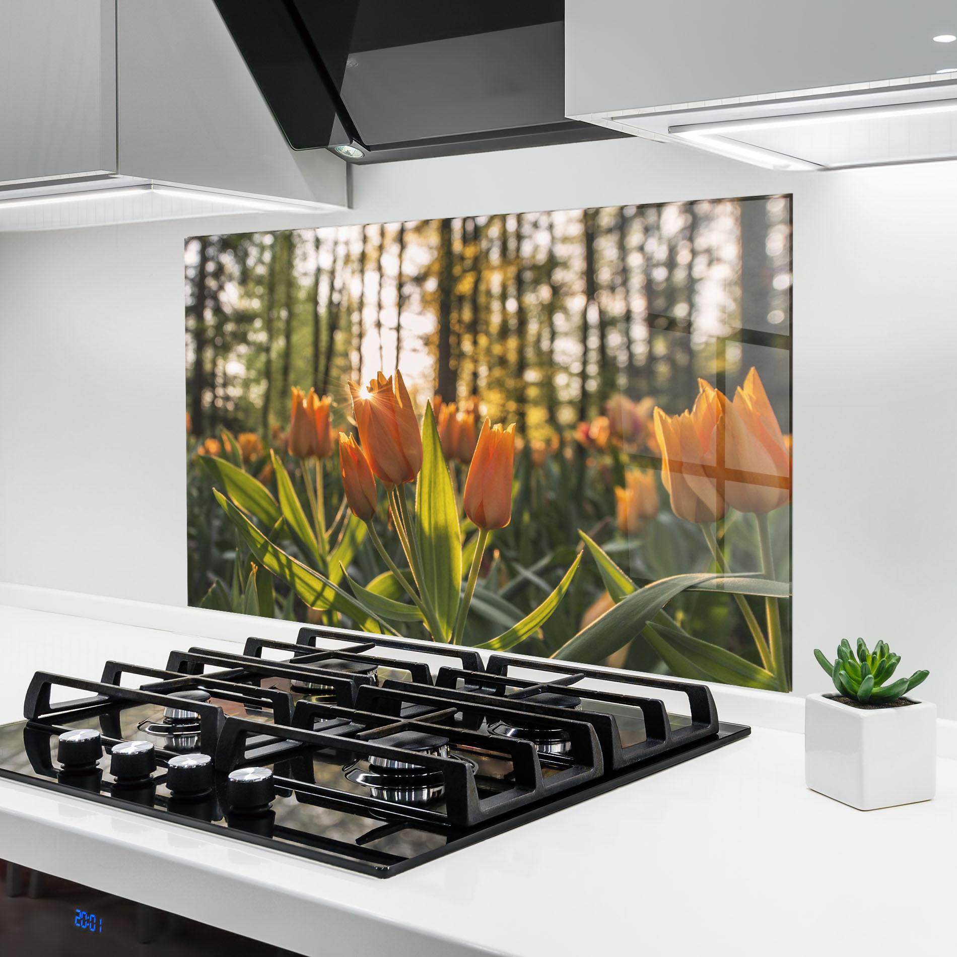 Küchenrückwand Glas Forest Tulips mockup 6