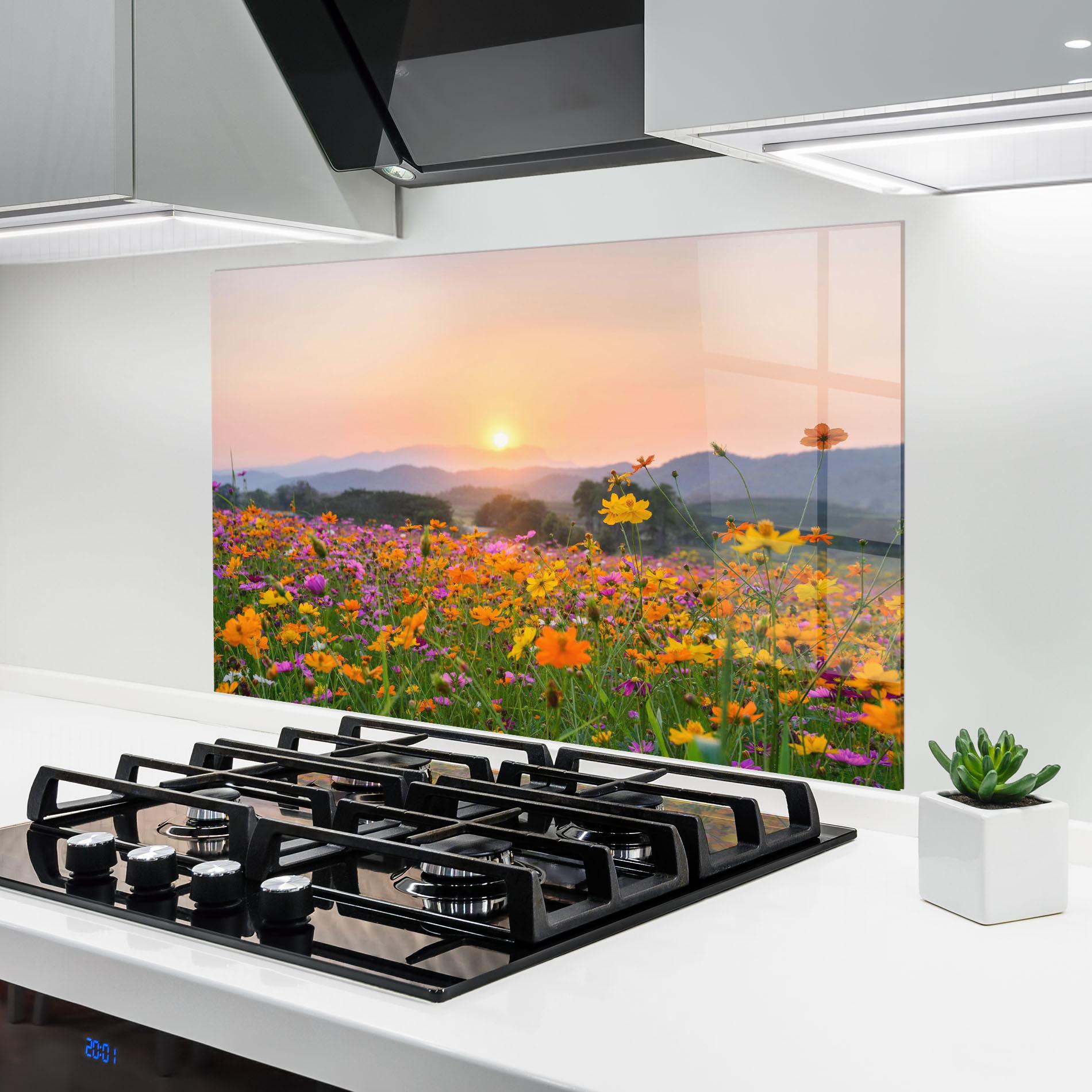 Küchenrückwand Glas Sunset Mountain Flowerf mockup 6