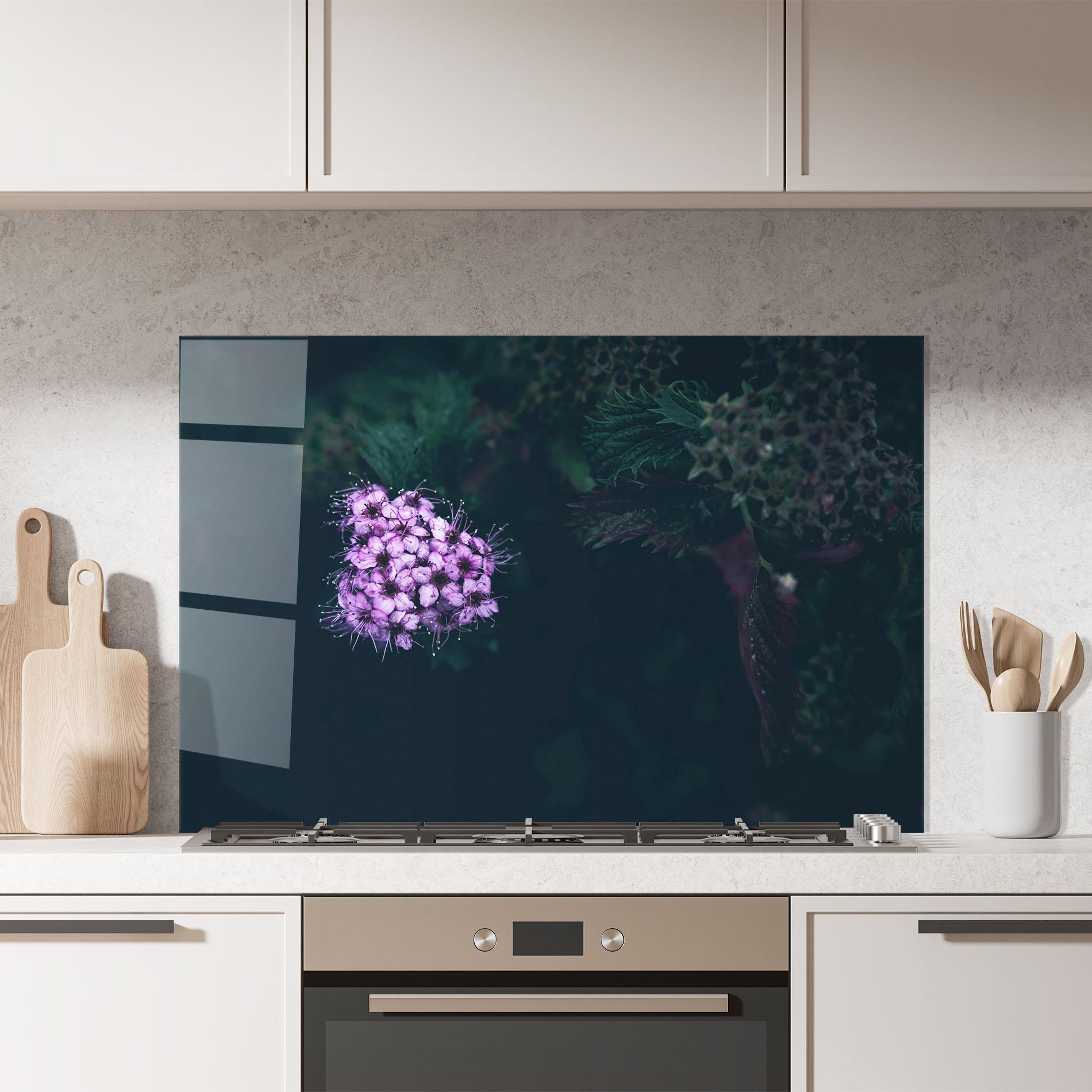 Küchenrückwand Glas Dark Purple Flower mockup 7