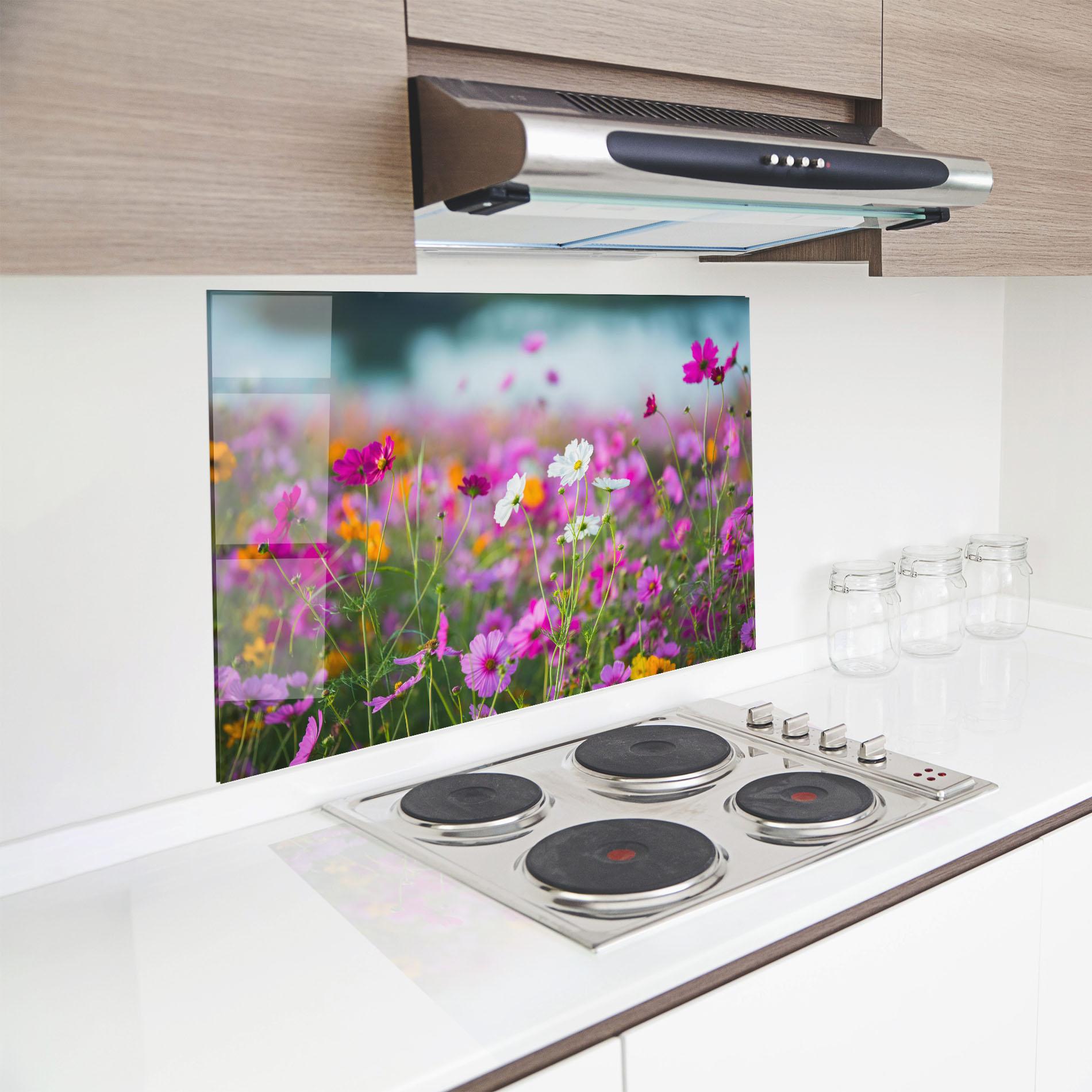 Küchenrückwand Glas Flower Grassland mockup 8