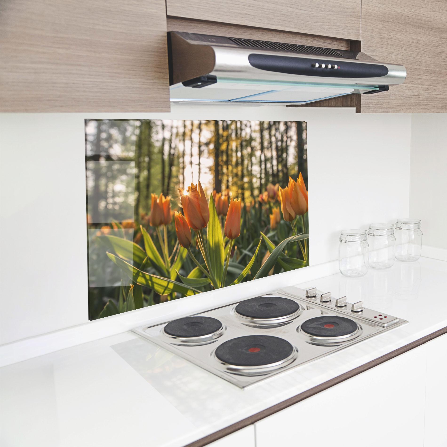 Küchenrückwand Glas Forest Tulips mockup 8