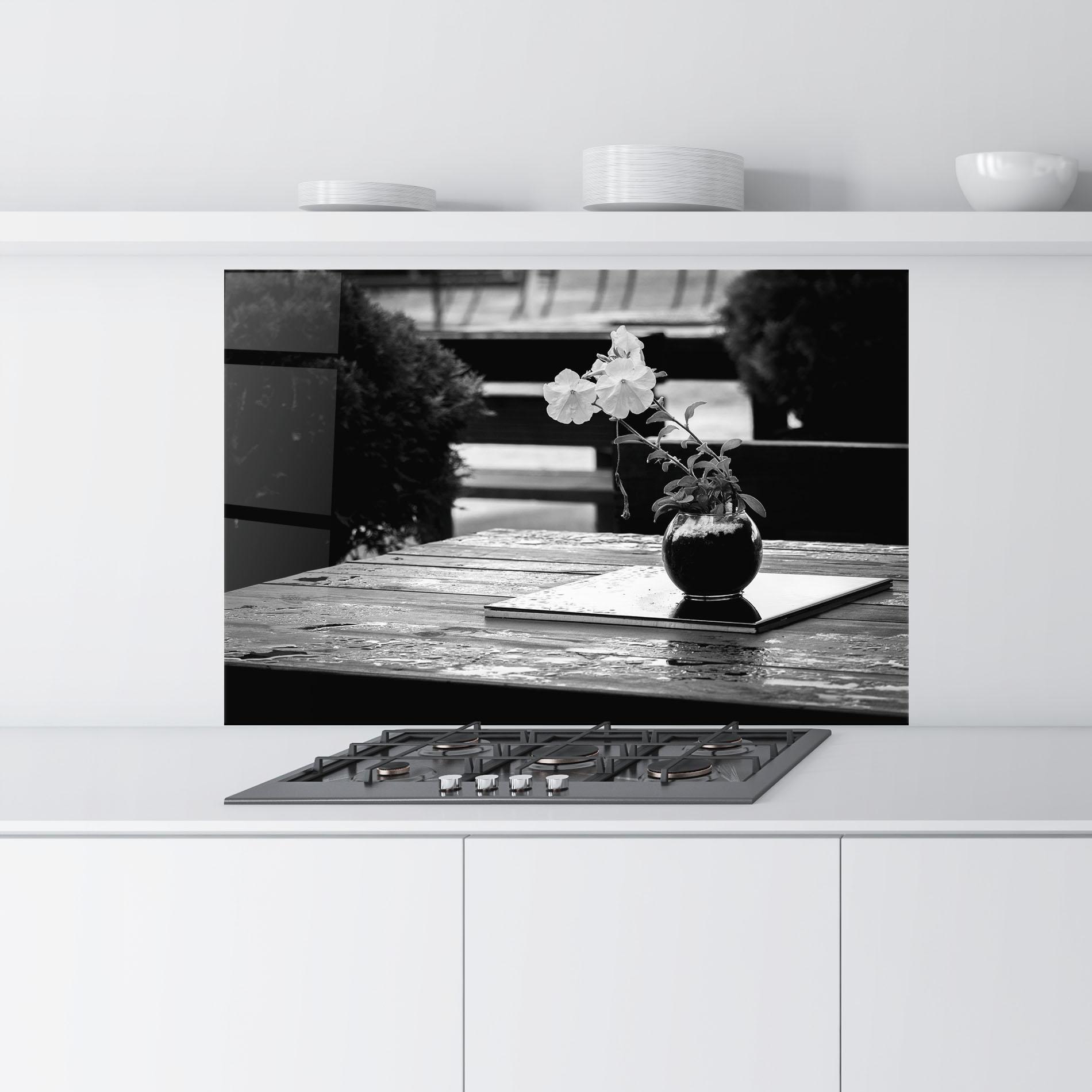 Küchenrückwand Glas Black Vase View mockup 9
