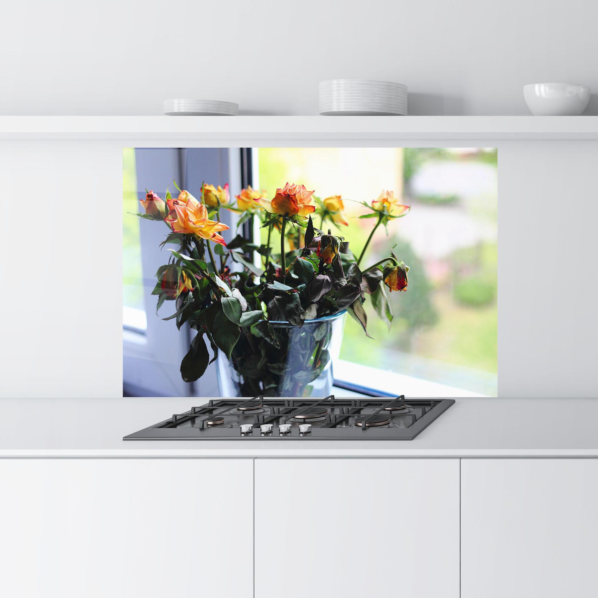 Küchenrückwand Glas Red Yellow Rose Vase mockup 9