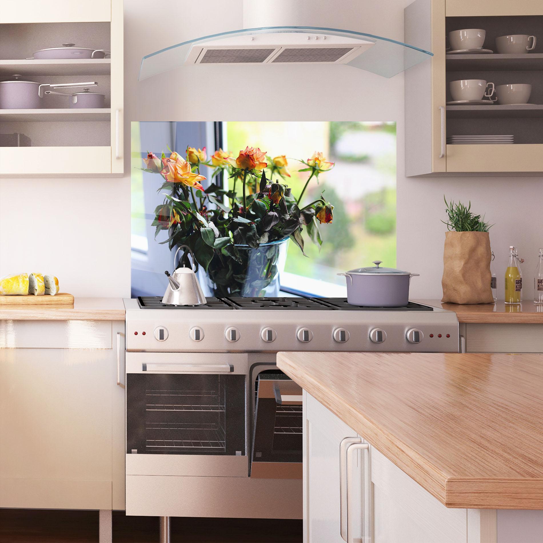 Küchenrückwand Glas Red Yellow Rose Vase mockup 1