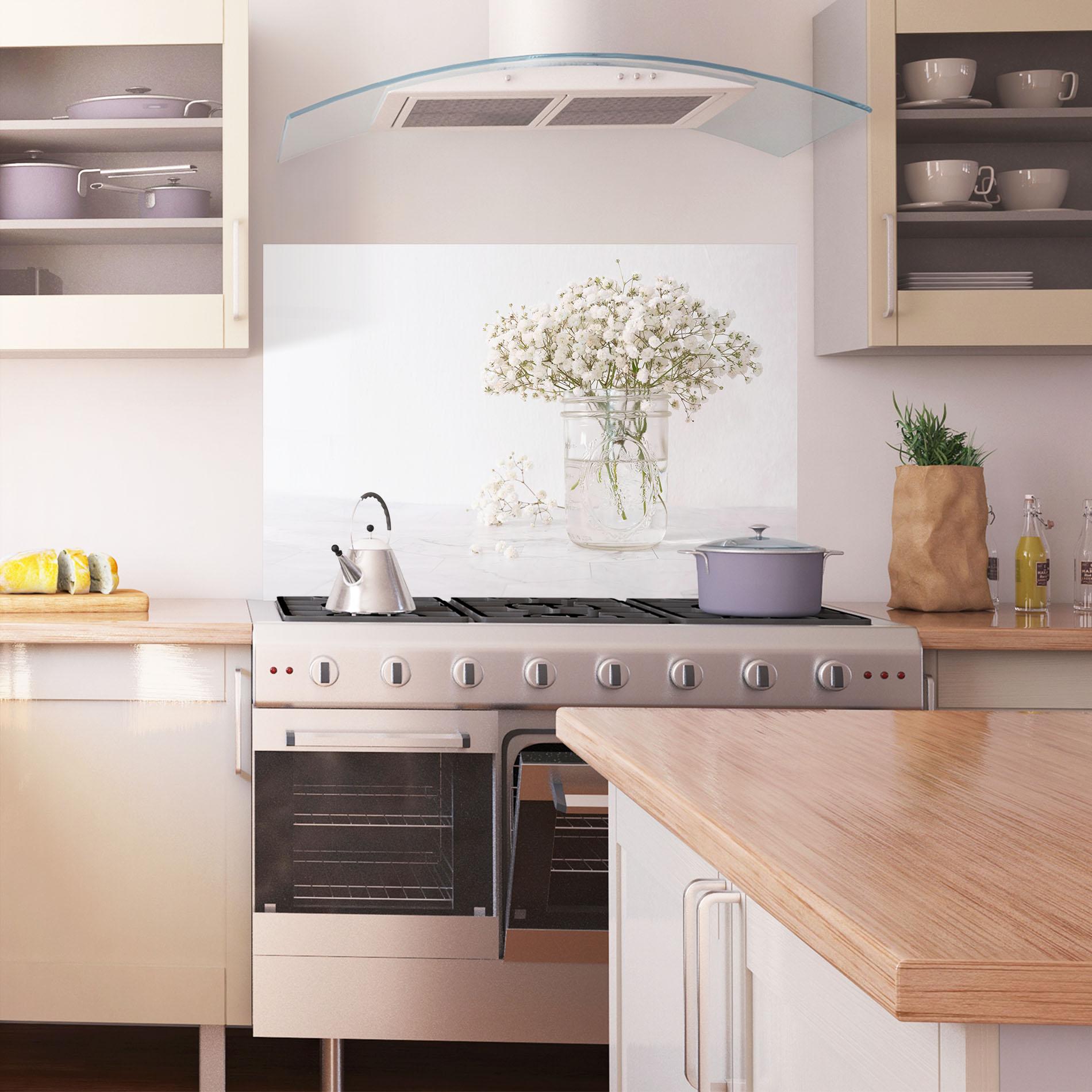 Küchenrückwand Glas White Tiny Flower Vase mockup 1