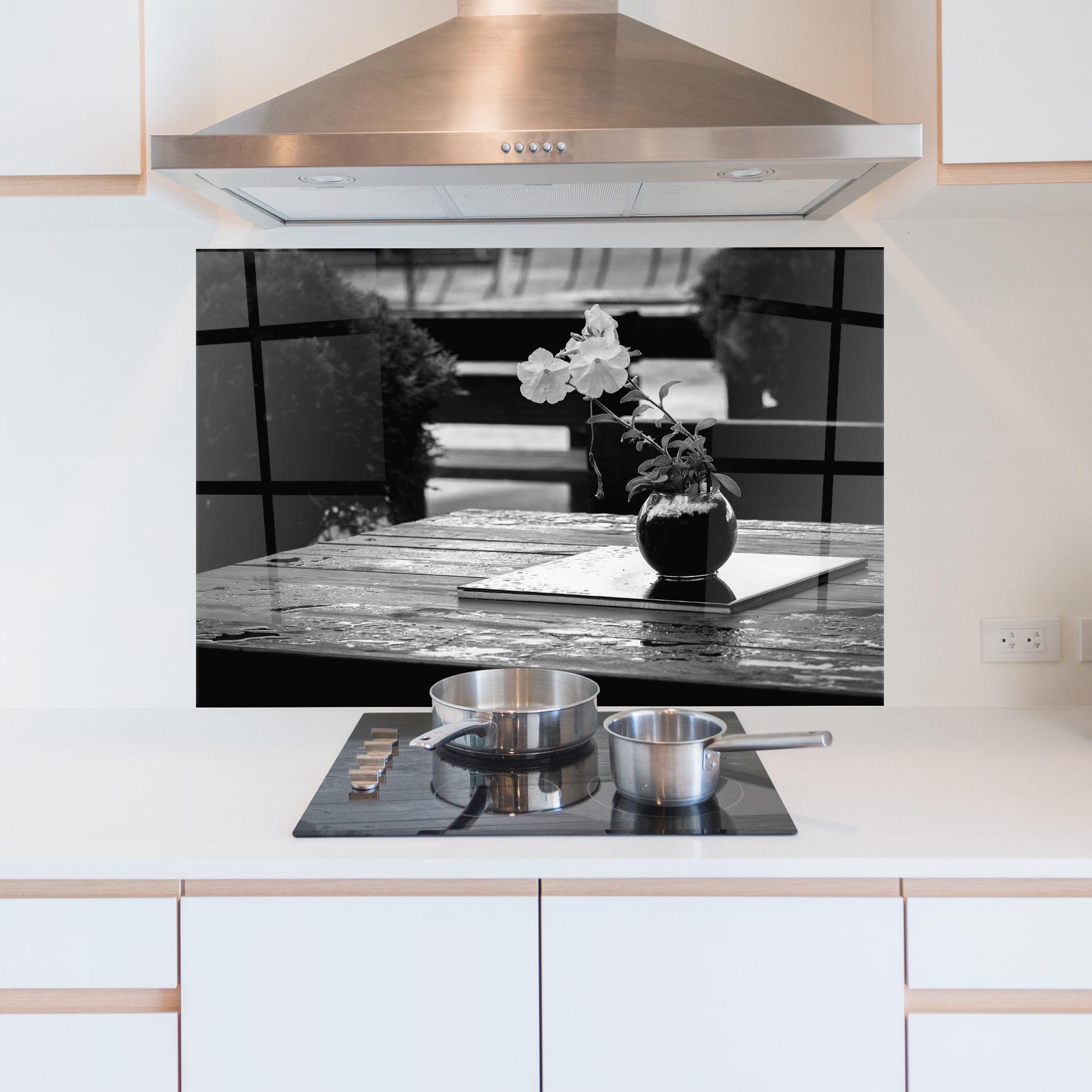 Küchenrückwand Glas Black Vase View mockup 5