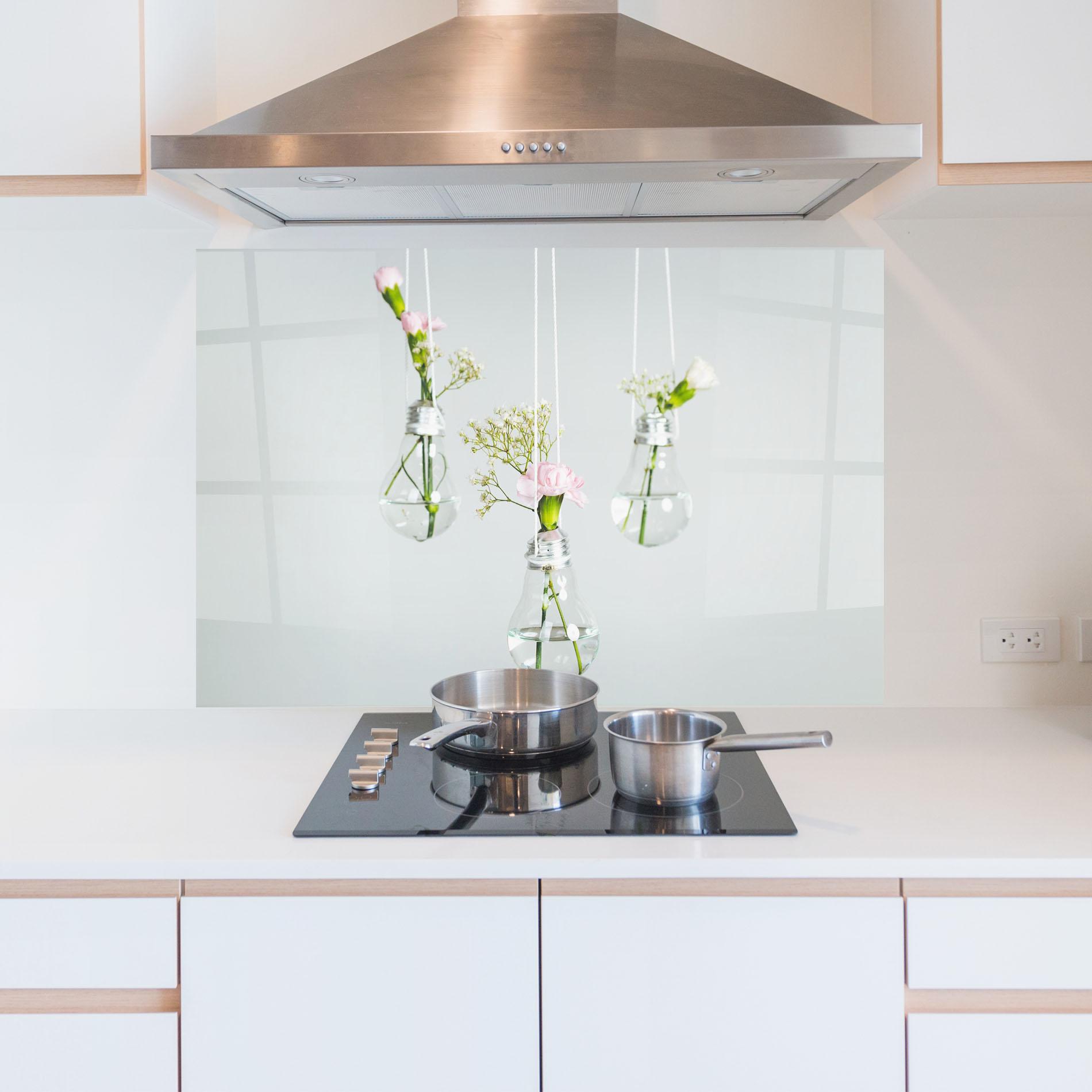 Küchenrückwand Glas Floating Vase mockup 5