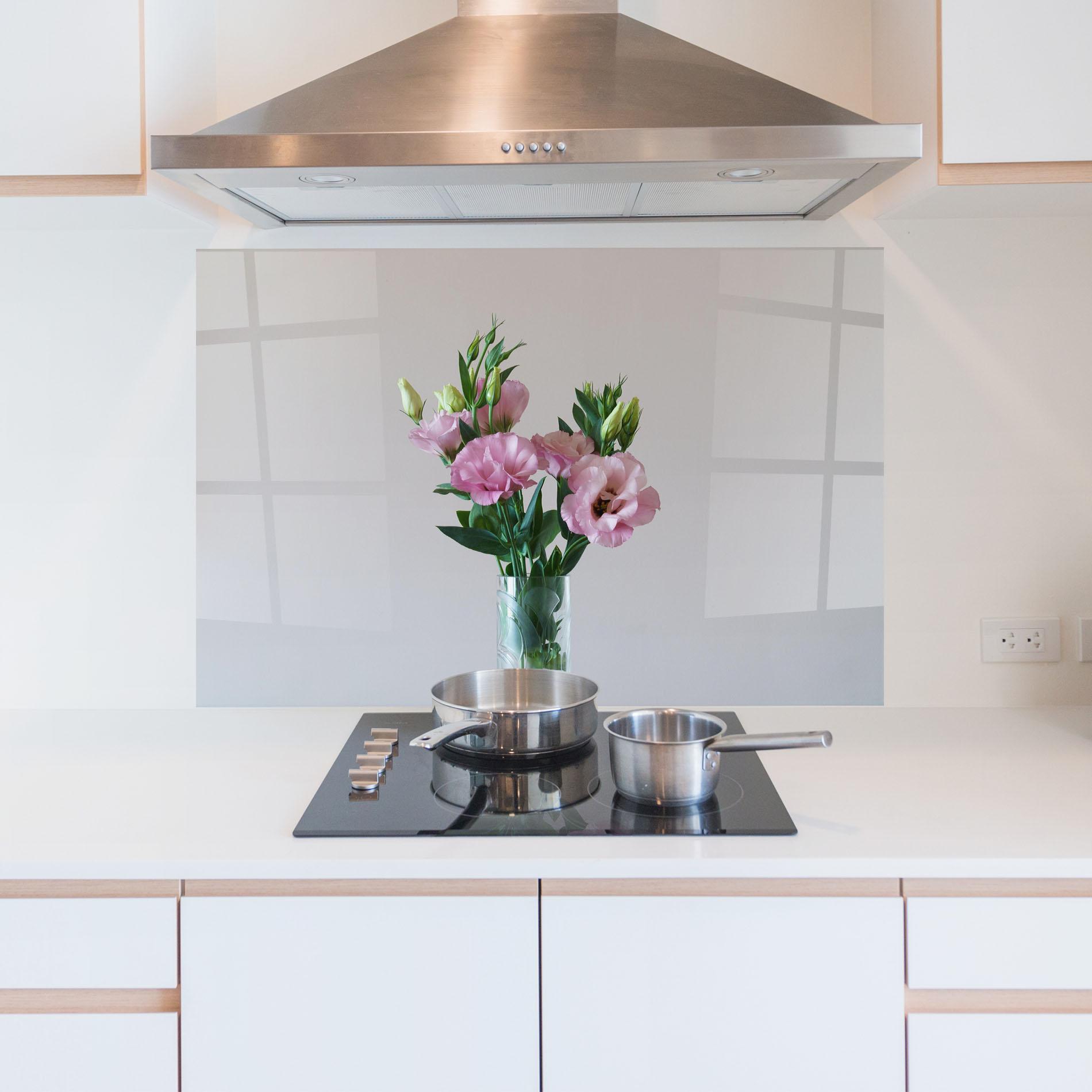 Küchenrückwand Glas Pretty Pink Flower Vase mockup 5