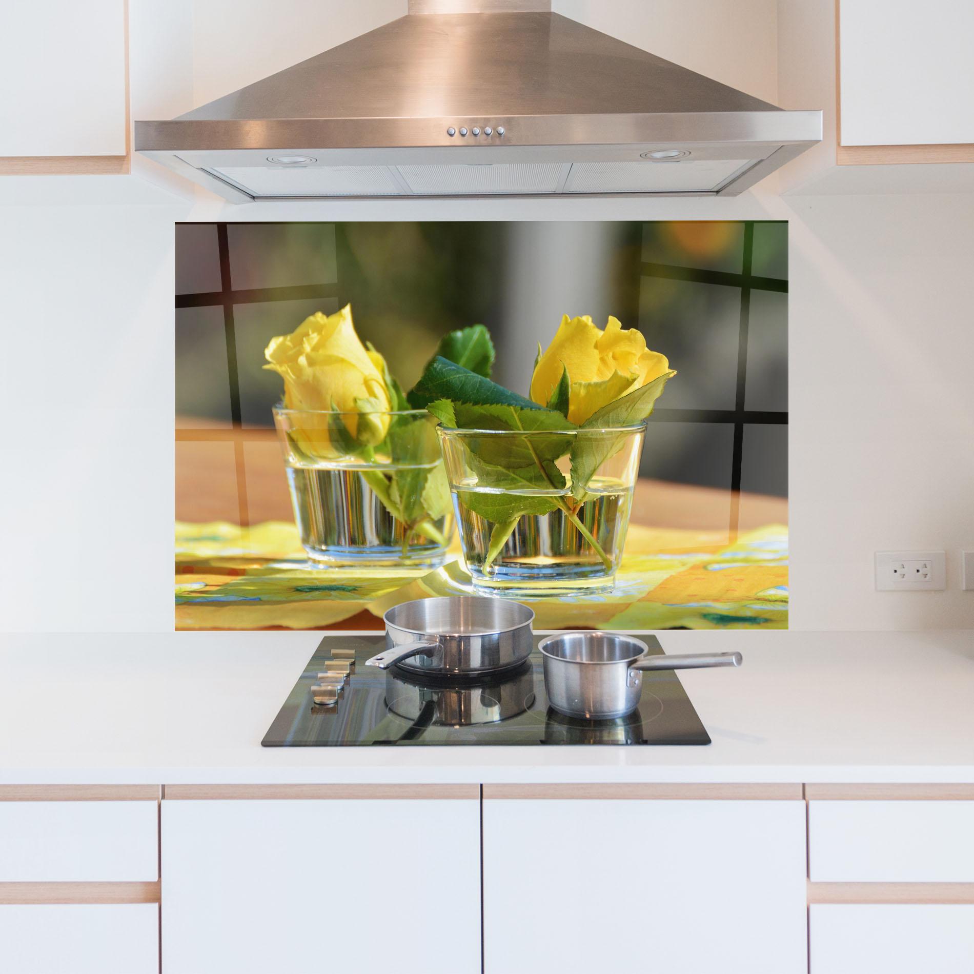 Küchenrückwand Glas Rose Yellow Vase mockup 5