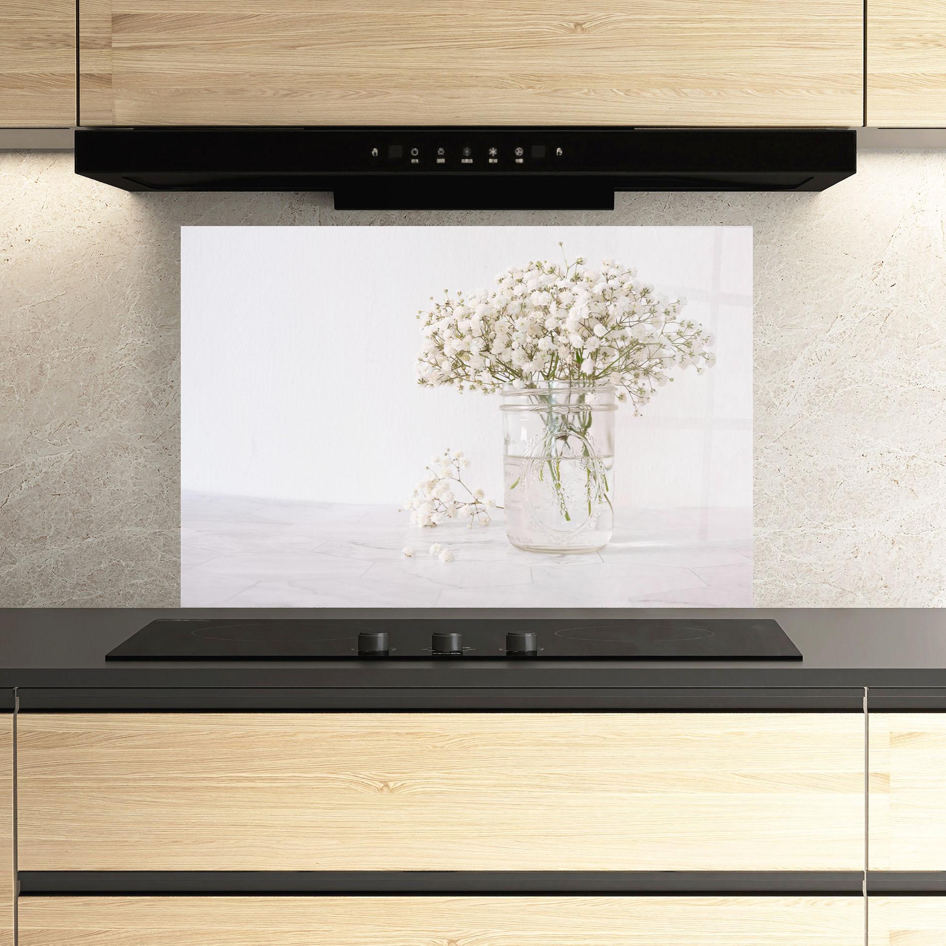 Küchenrückwand Glas White Tiny Flower Vase mockup 3