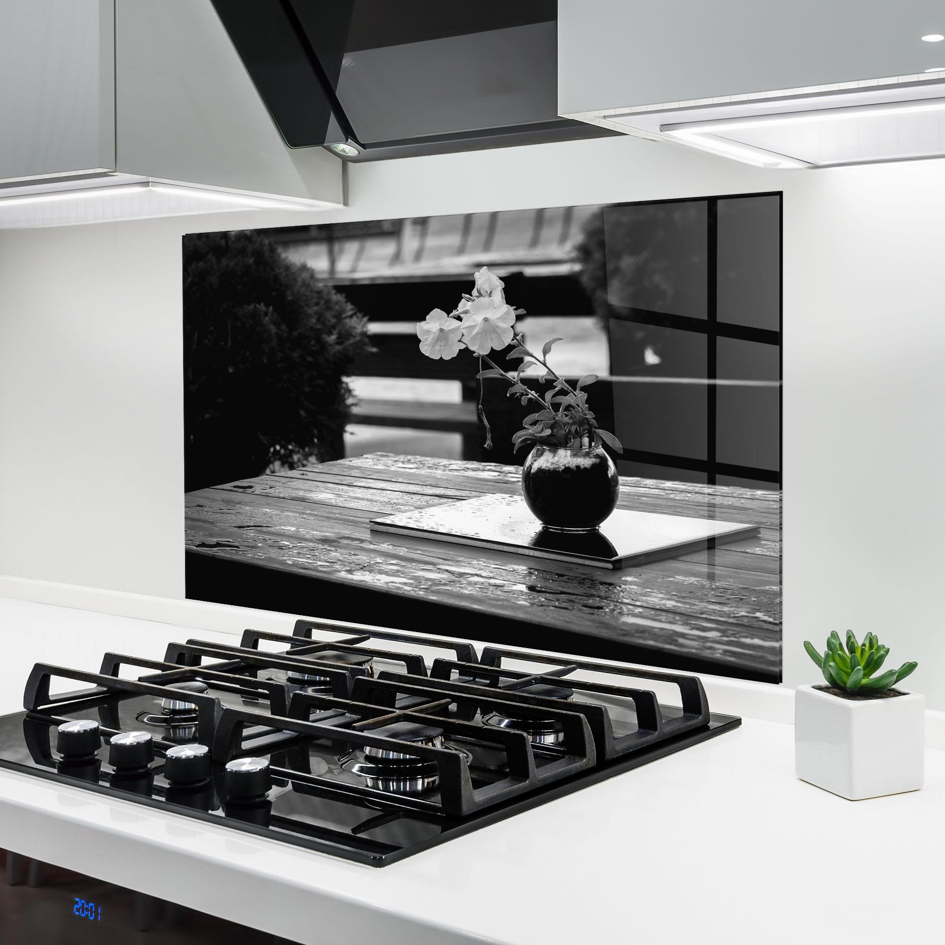 Küchenrückwand Glas Black Vase View mockup 6