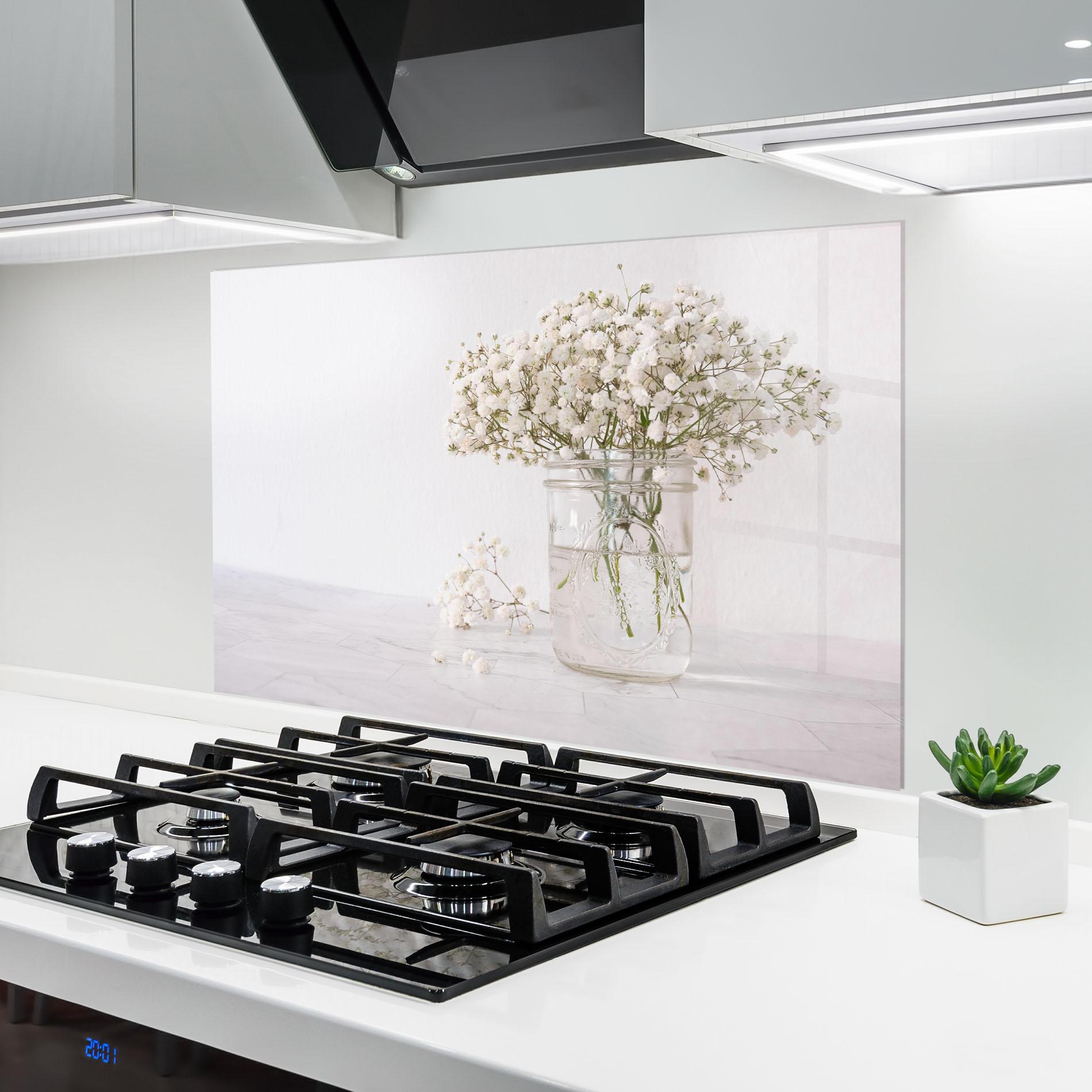 Küchenrückwand Glas White Tiny Flower Vase mockup 6