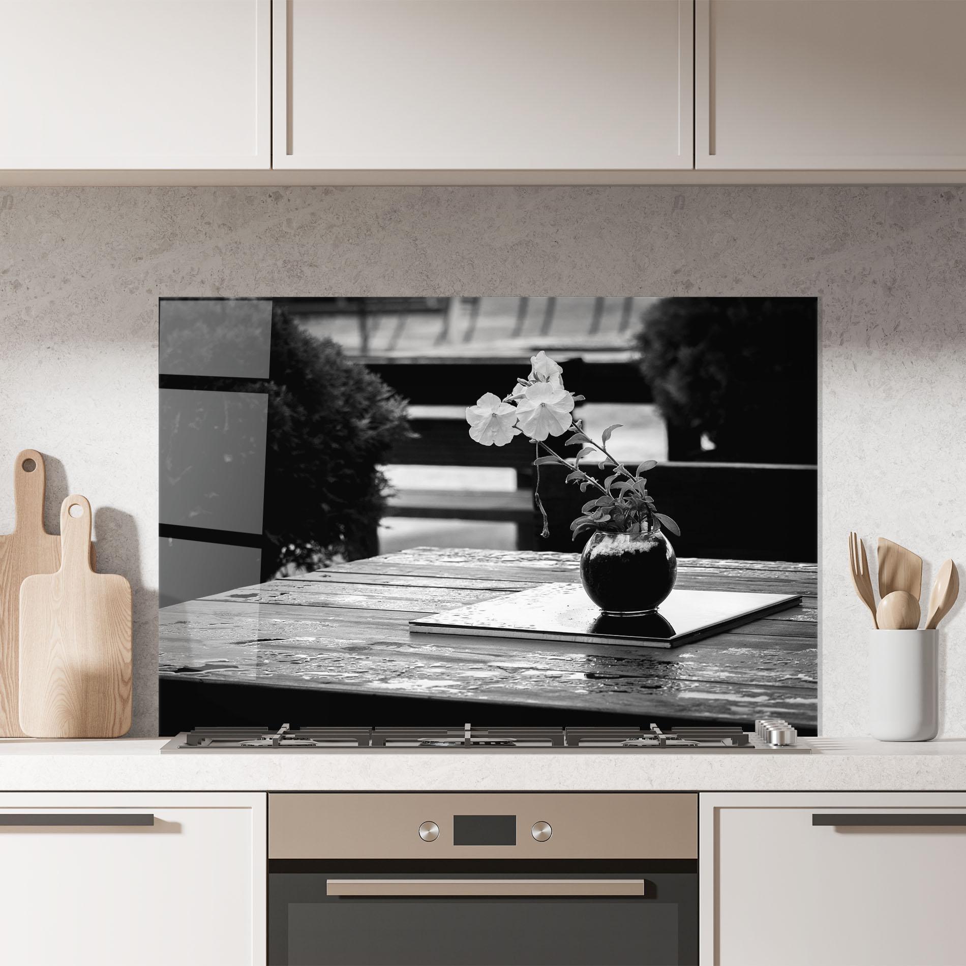 Küchenrückwand Glas Black Vase View mockup 7