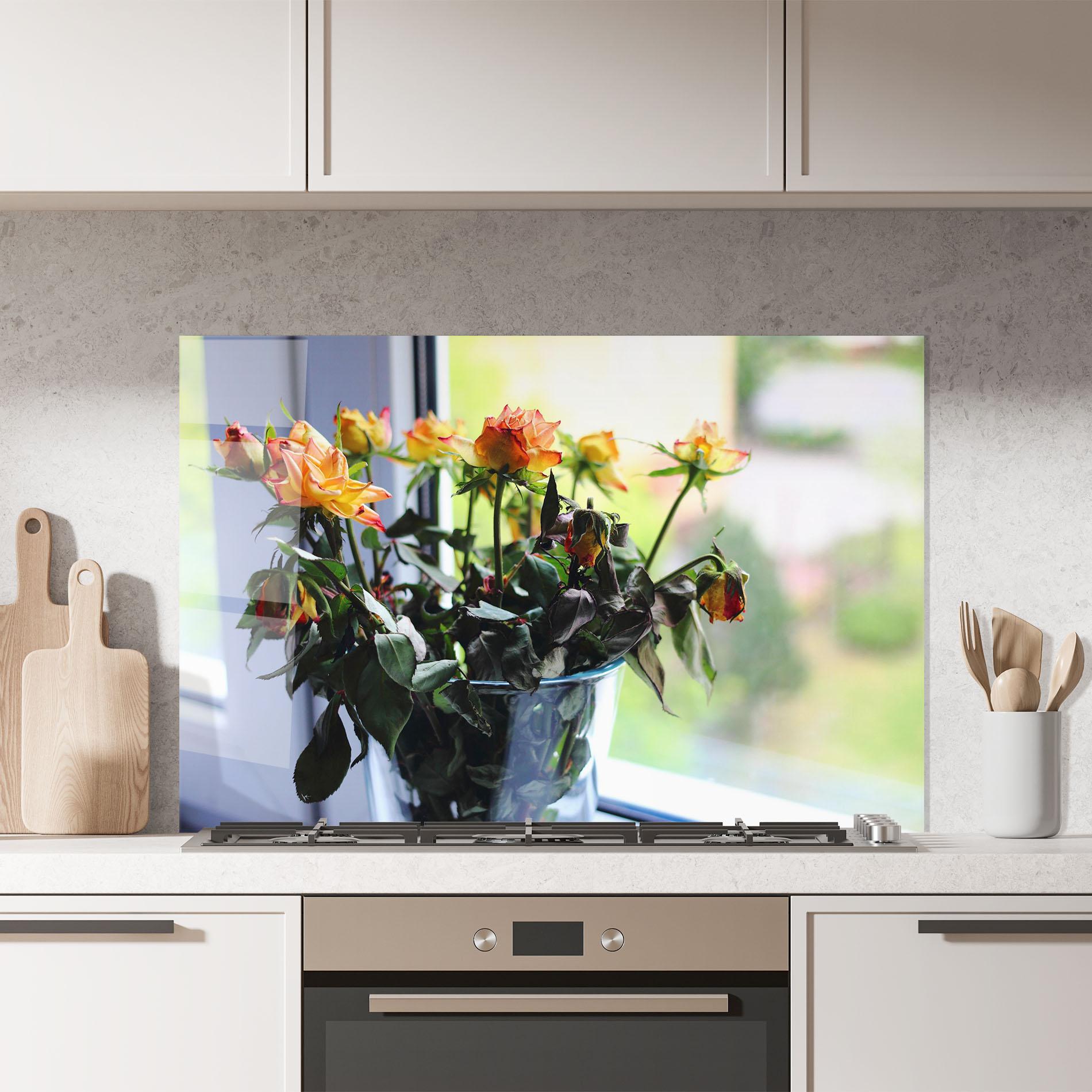 Küchenrückwand Glas Red Yellow Rose Vase mockup 7