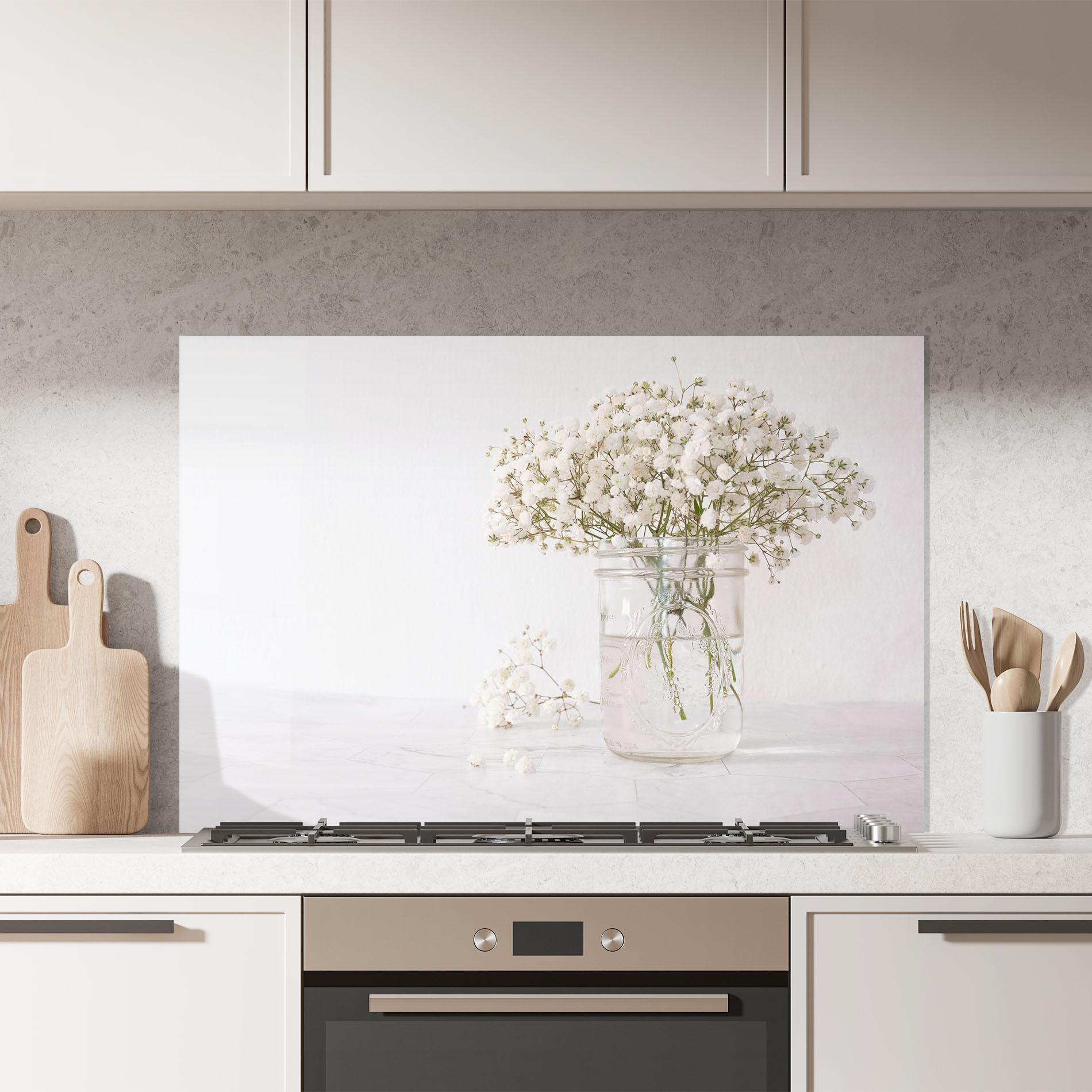 Küchenrückwand Glas White Tiny Flower Vase mockup 7