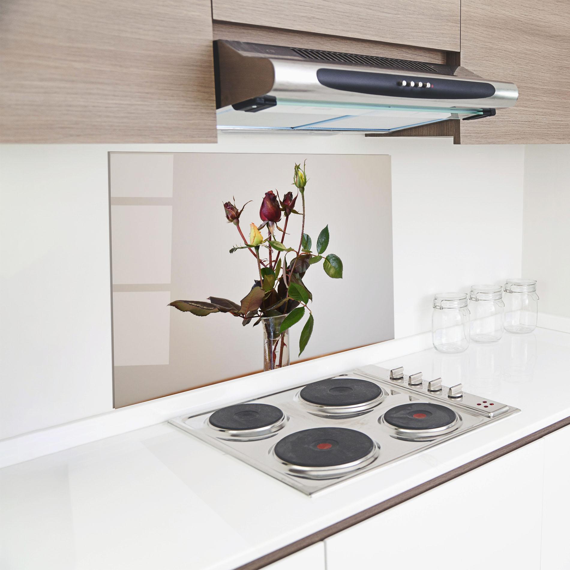 Küchenrückwand Glas Roses Vase mockup 8