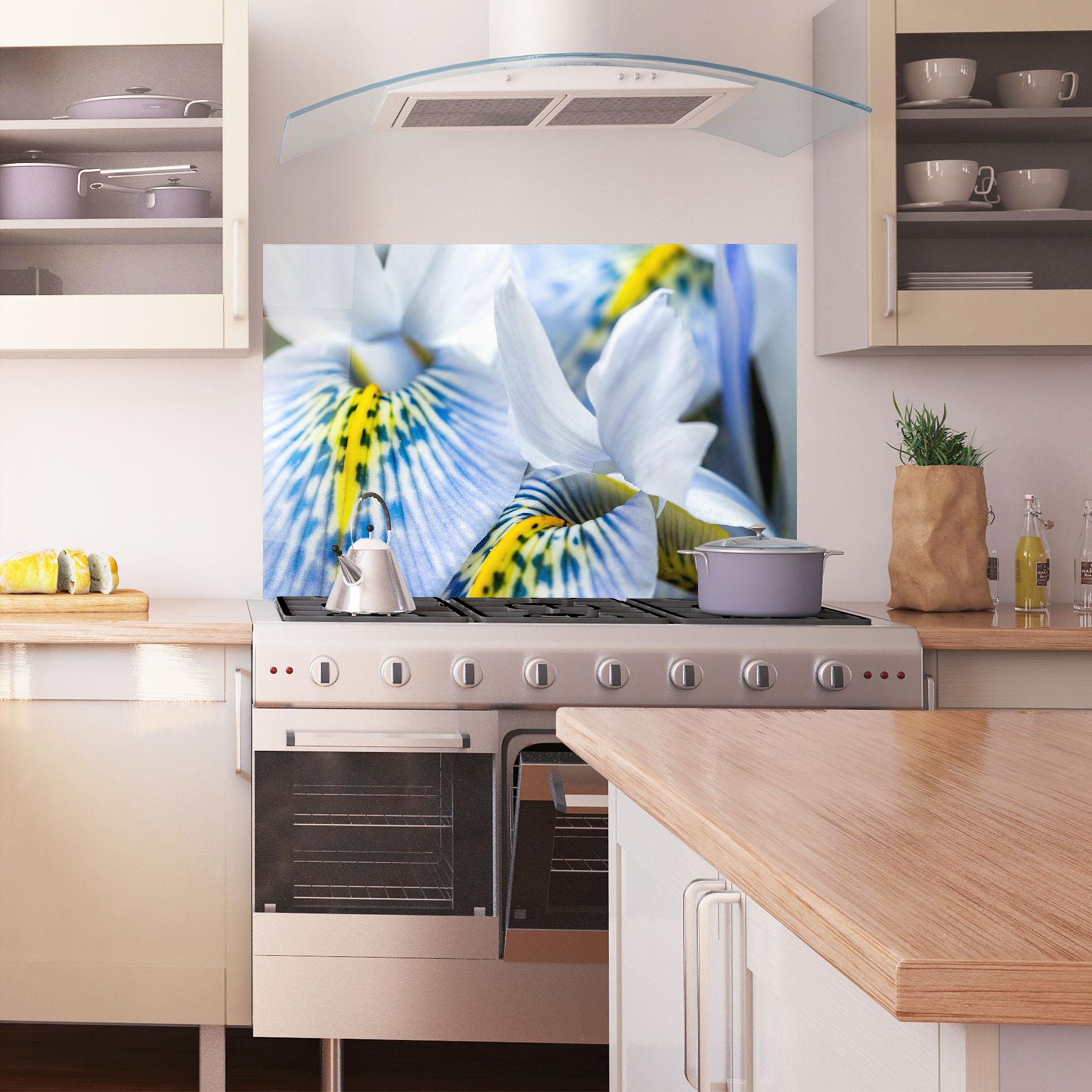 Küchenrückwand Glas Blue Yellow Iris mockup 1