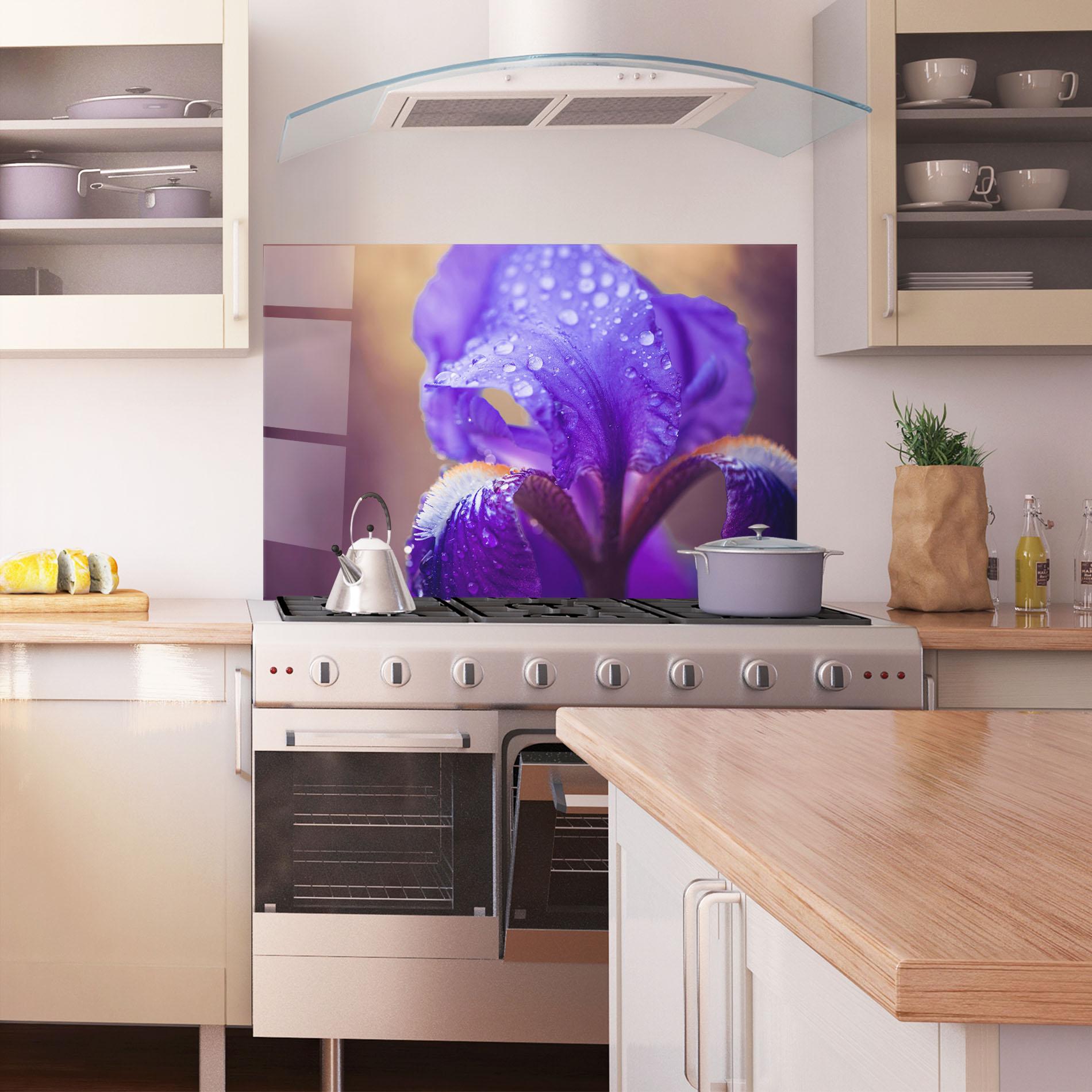 Küchenrückwand Glas Iris Aftger Rain mockup 1