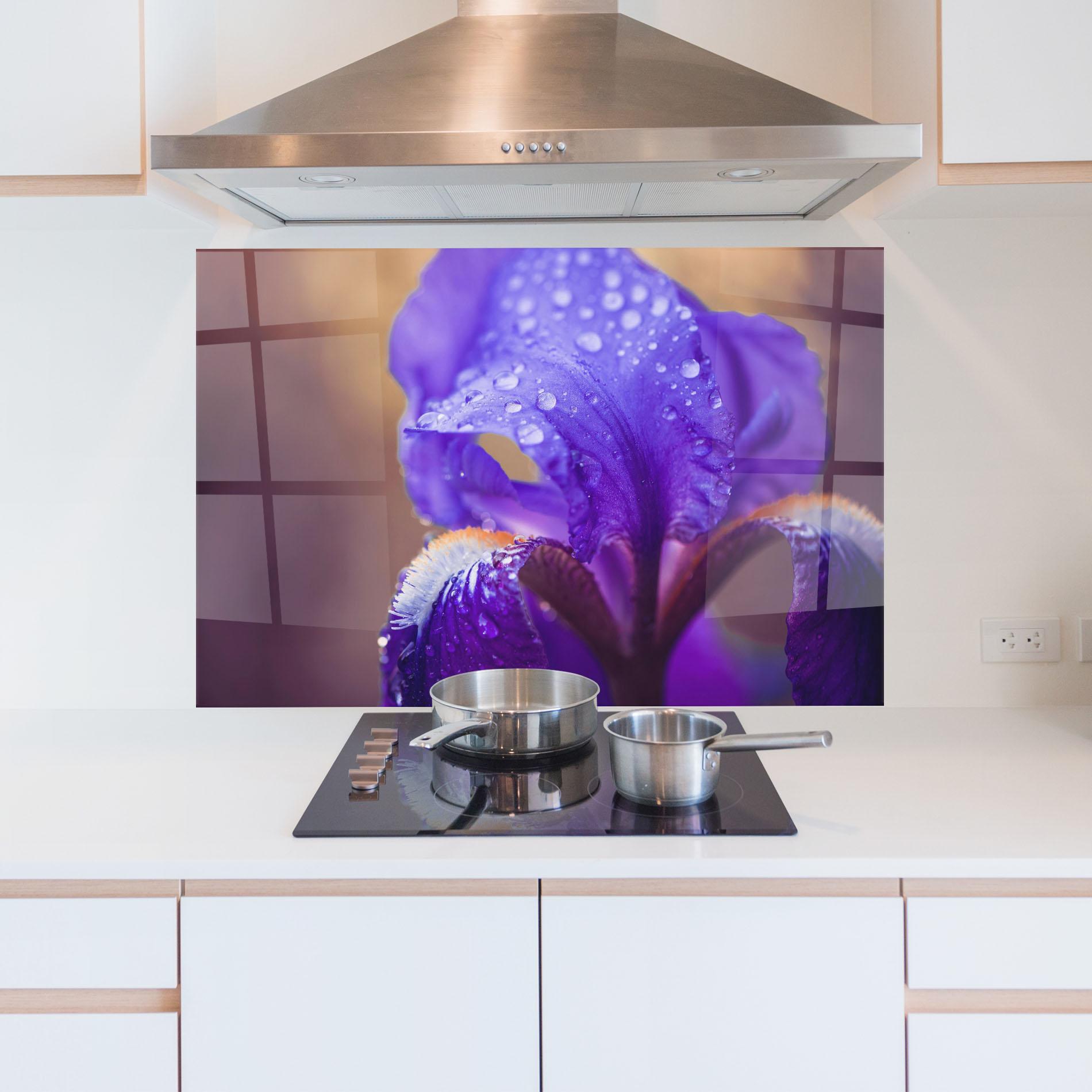 Küchenrückwand Glas Iris Aftger Rain mockup 5