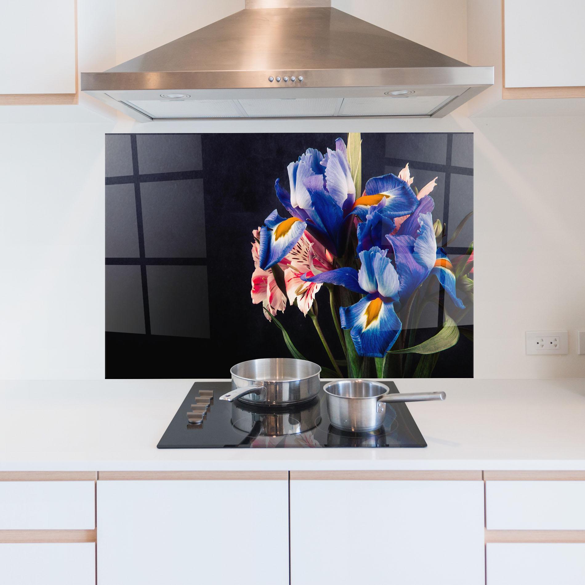 Küchenrückwand Glas Iris Bouquet mockup 5