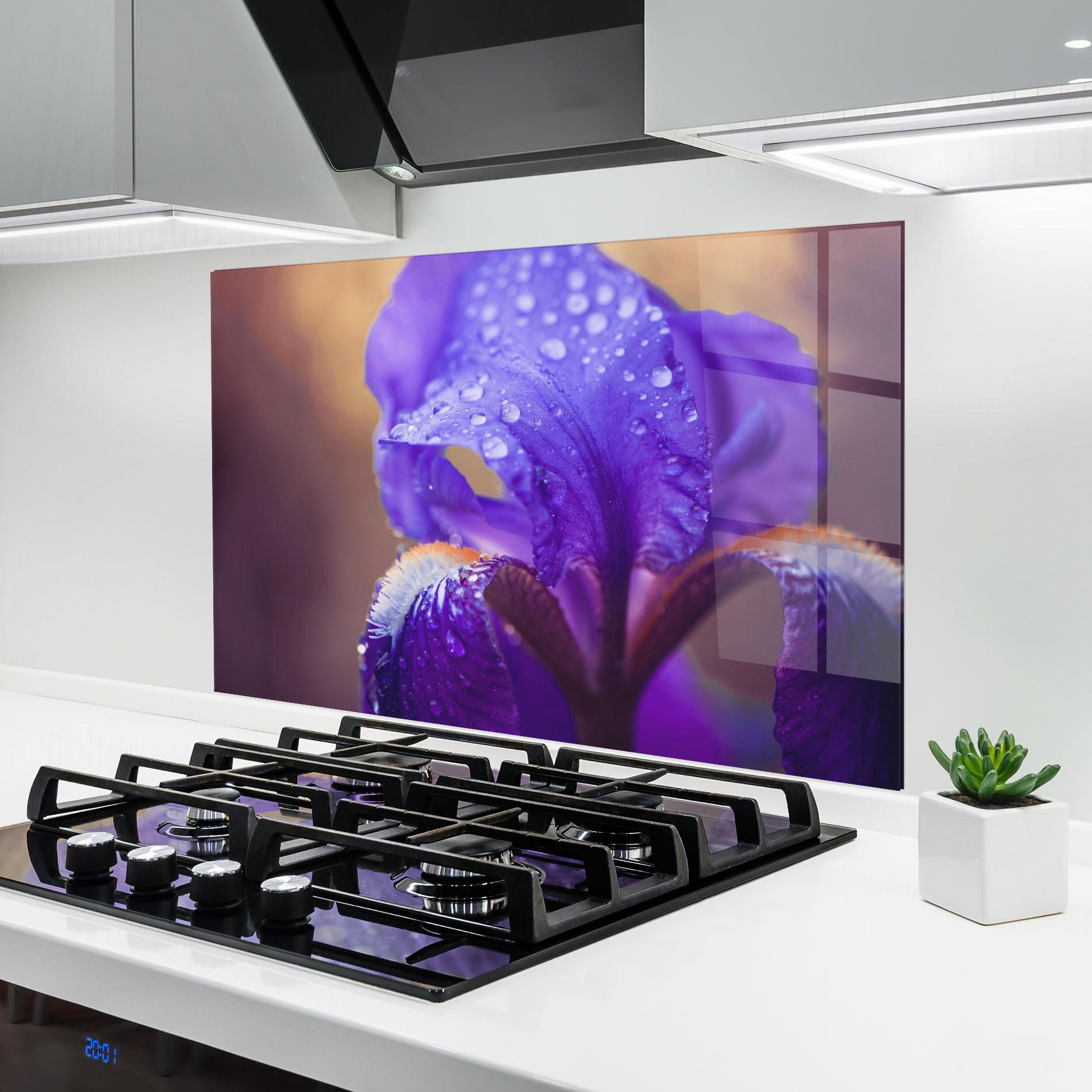 Küchenrückwand Glas Iris Aftger Rain mockup 6