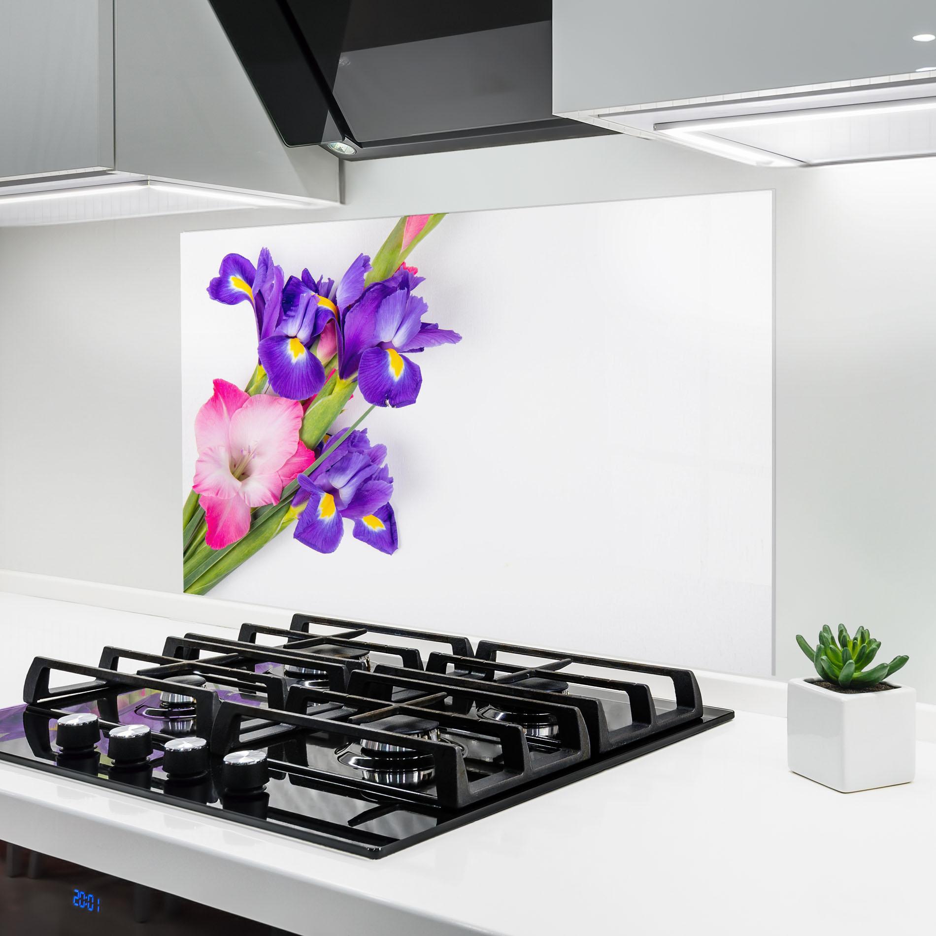 Küchenrückwand Glas Iris On The Table mockup 6