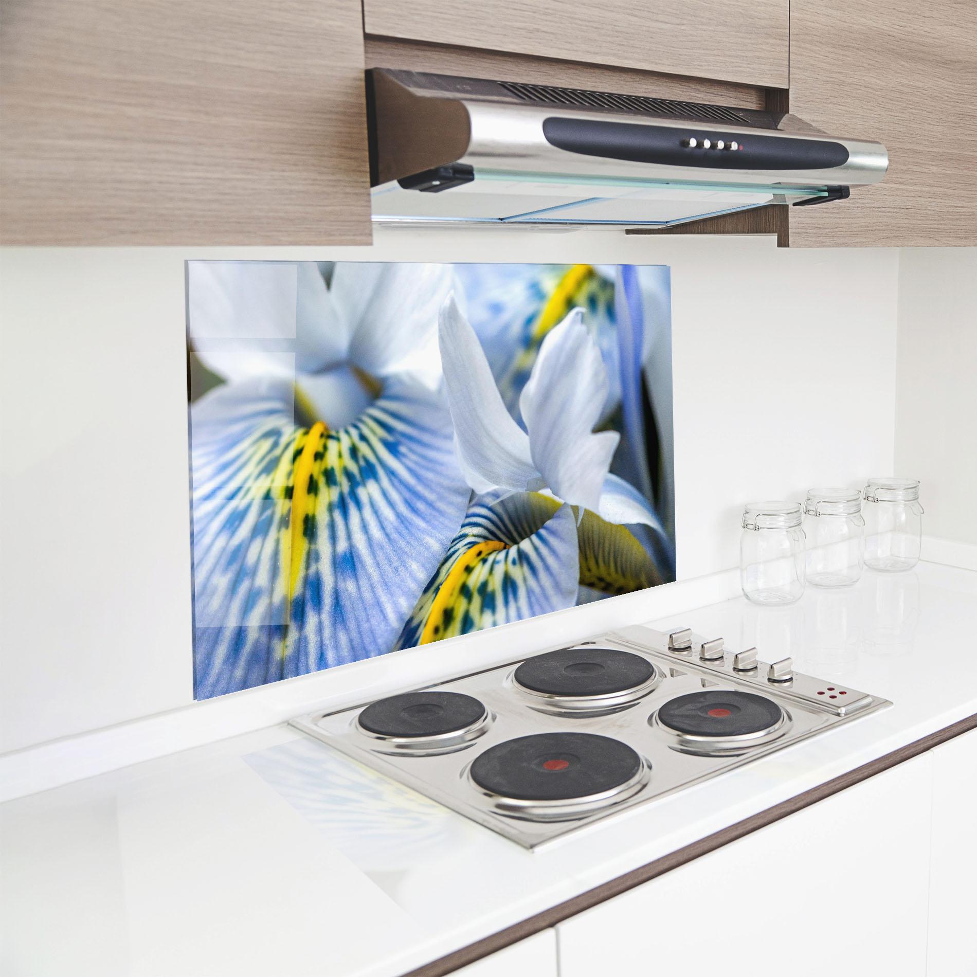 Küchenrückwand Glas Blue Yellow Iris mockup 8