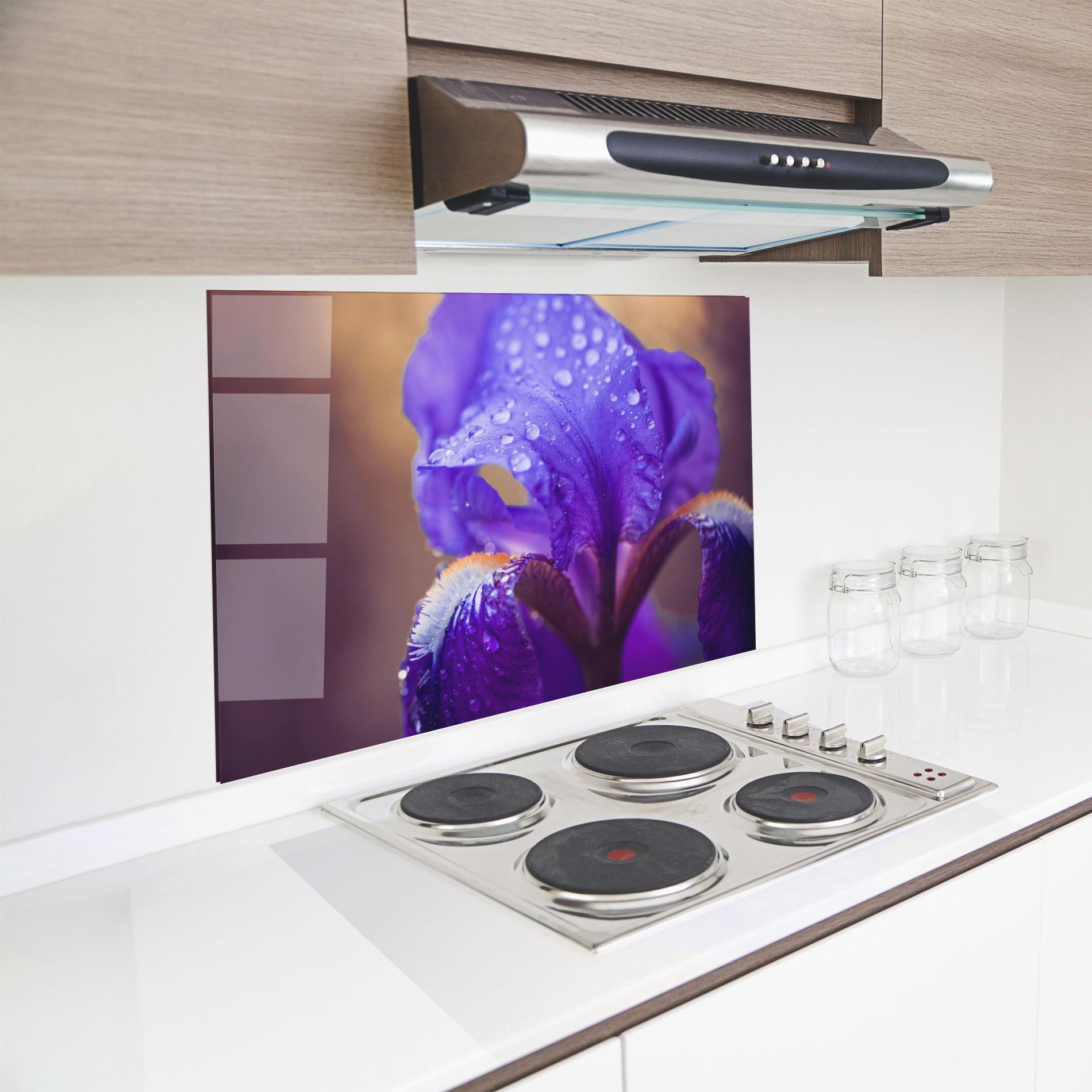 Küchenrückwand Glas Iris Aftger Rain mockup 8