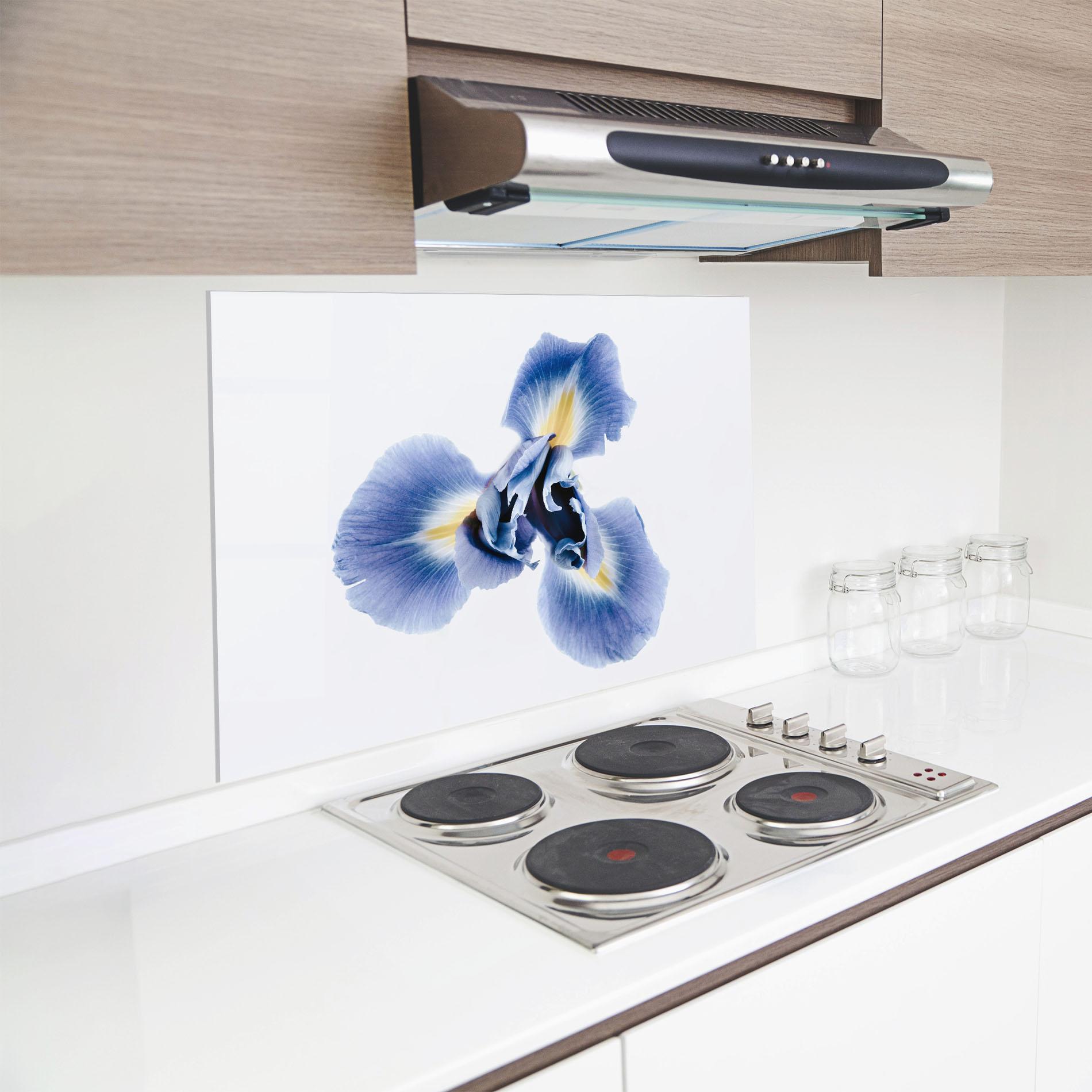 Küchenrückwand Glas Iris Flower mockup 8