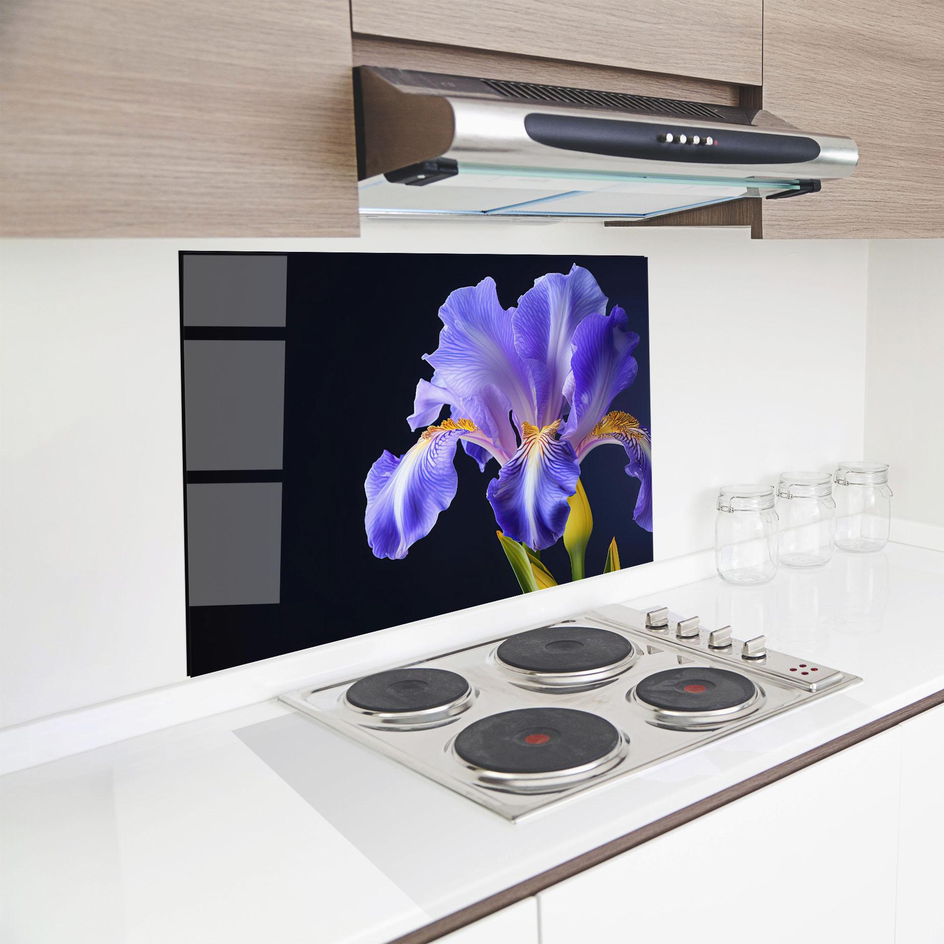 Küchenrückwand Glas Purple Iris On Black mockup 8