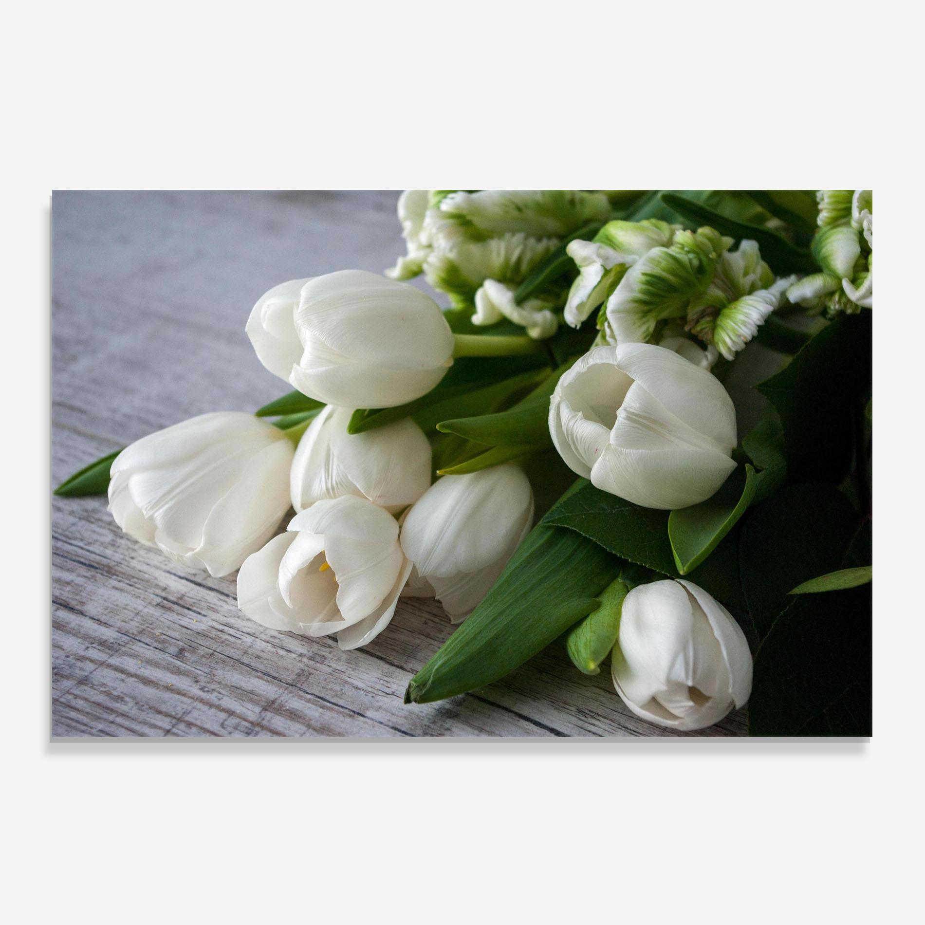 Küchenrückwand Glas White Tulips Bouquet mockup 0