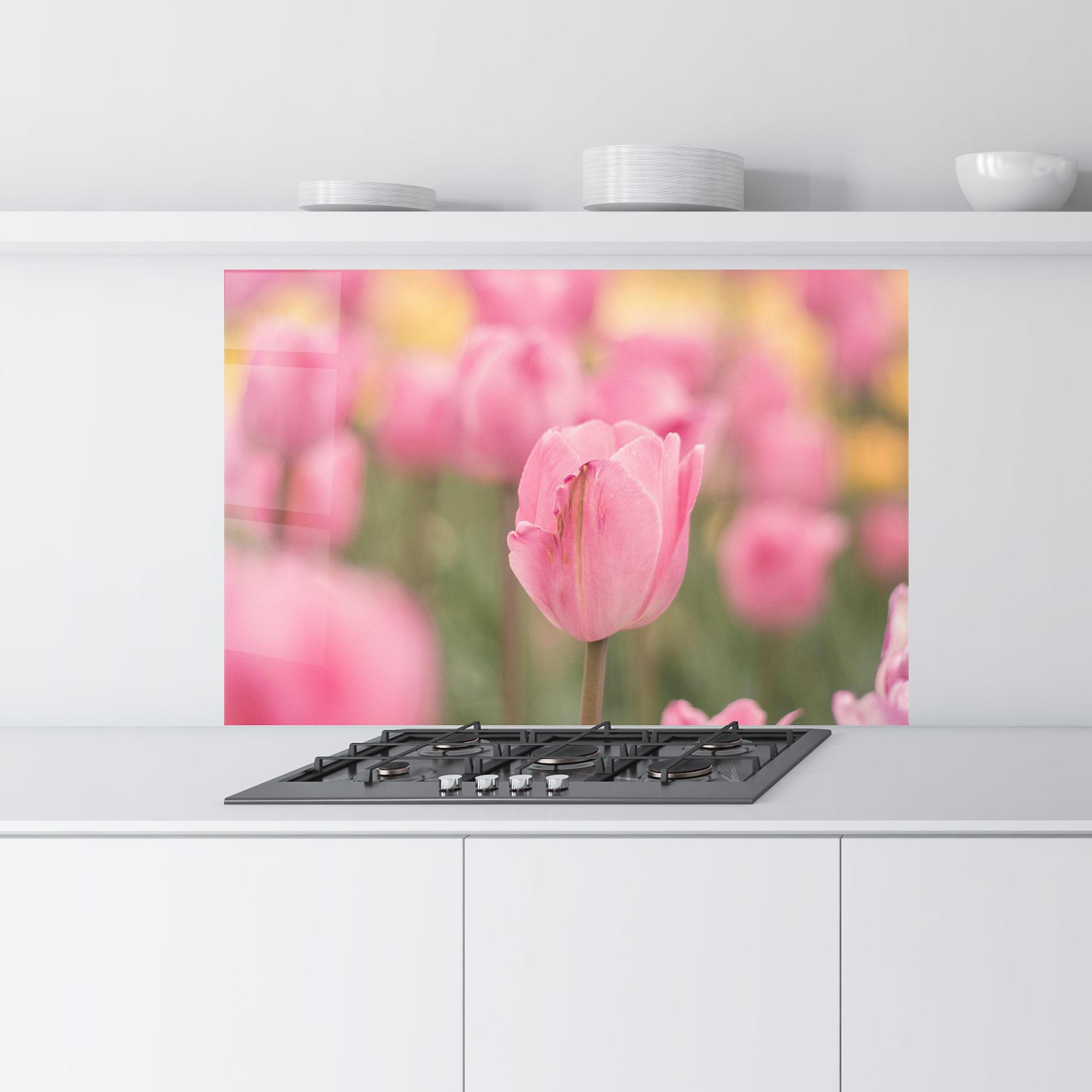 Küchenrückwand Glas Pastel Tulips In Garden mockup 9