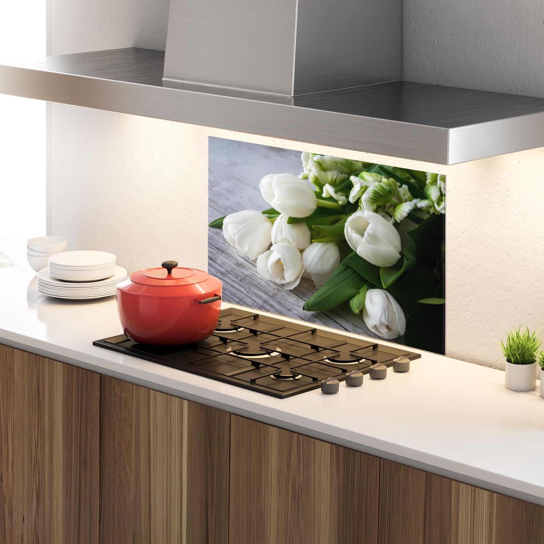 Küchenrückwand Glas White Tulips Bouquet mockup 4
