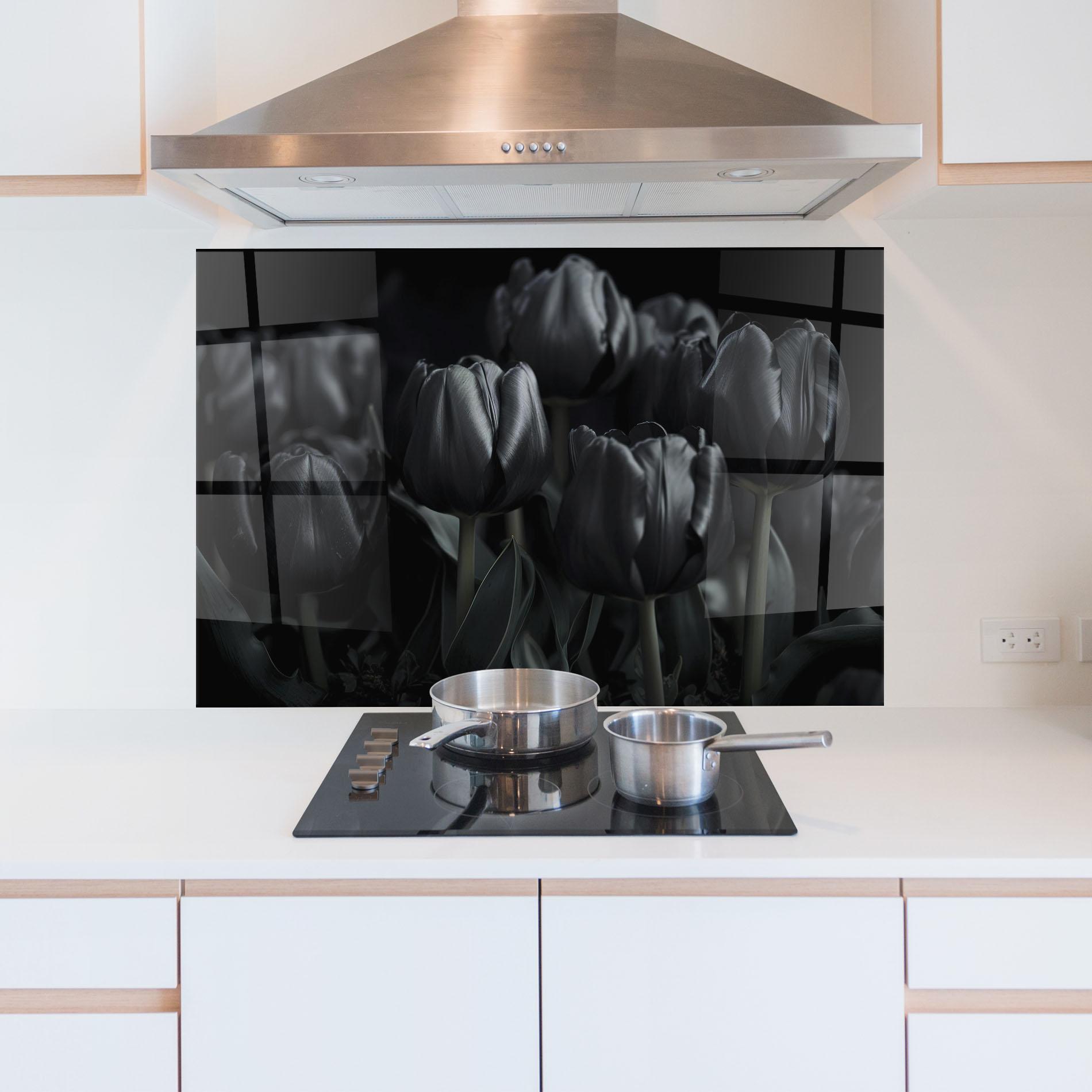 Küchenrückwand Glas Black Tulips mockup 5