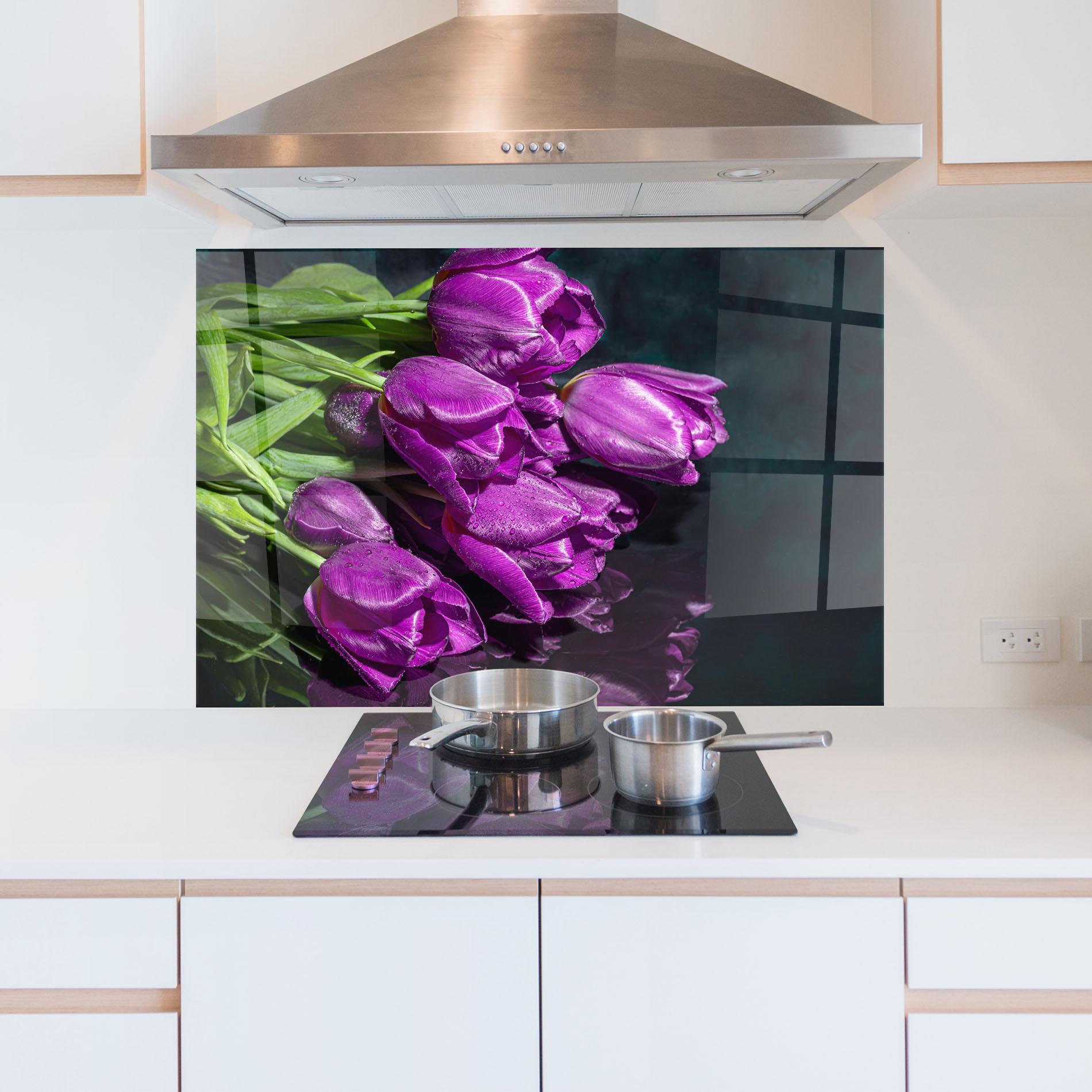 Küchenrückwand Glas Strong Purple Tulips mockup 5