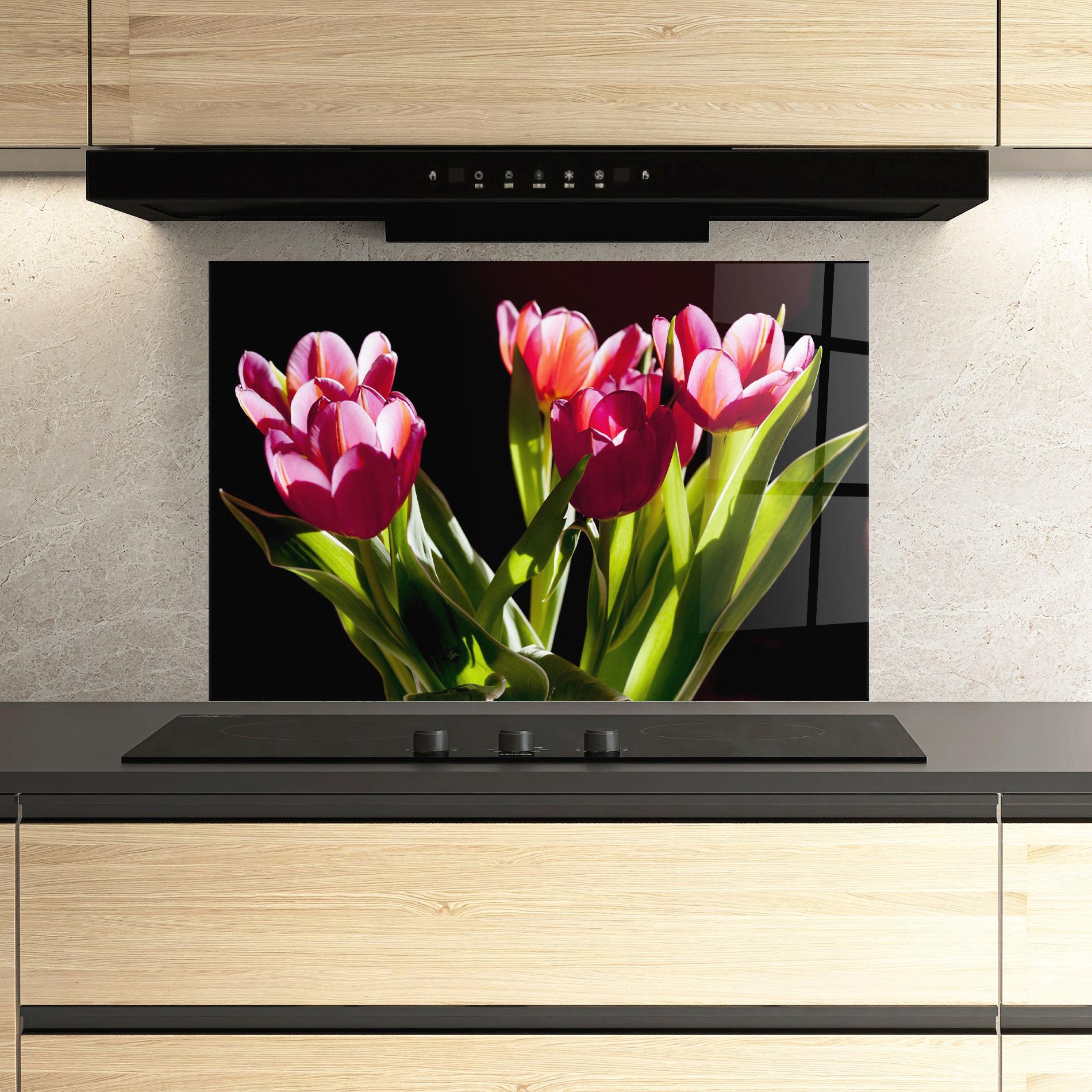 Küchenrückwand Glas Dark Pink Tulips mockup 3